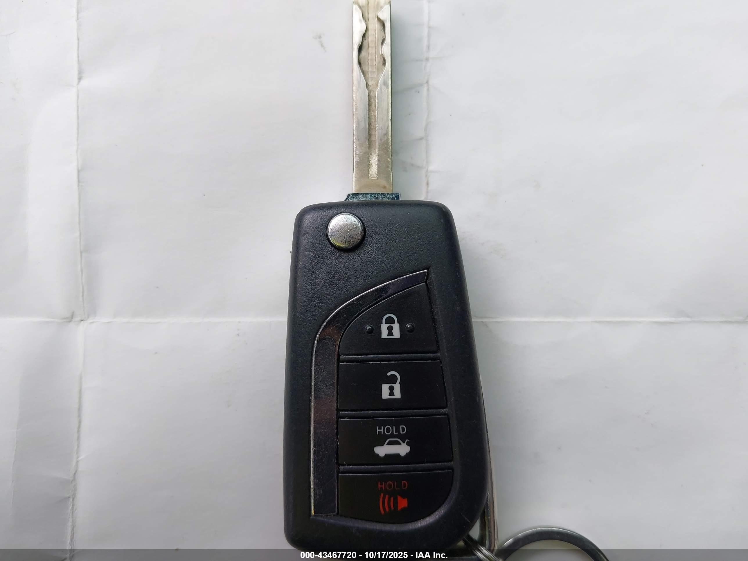 TOYOTA COROLLA image 11