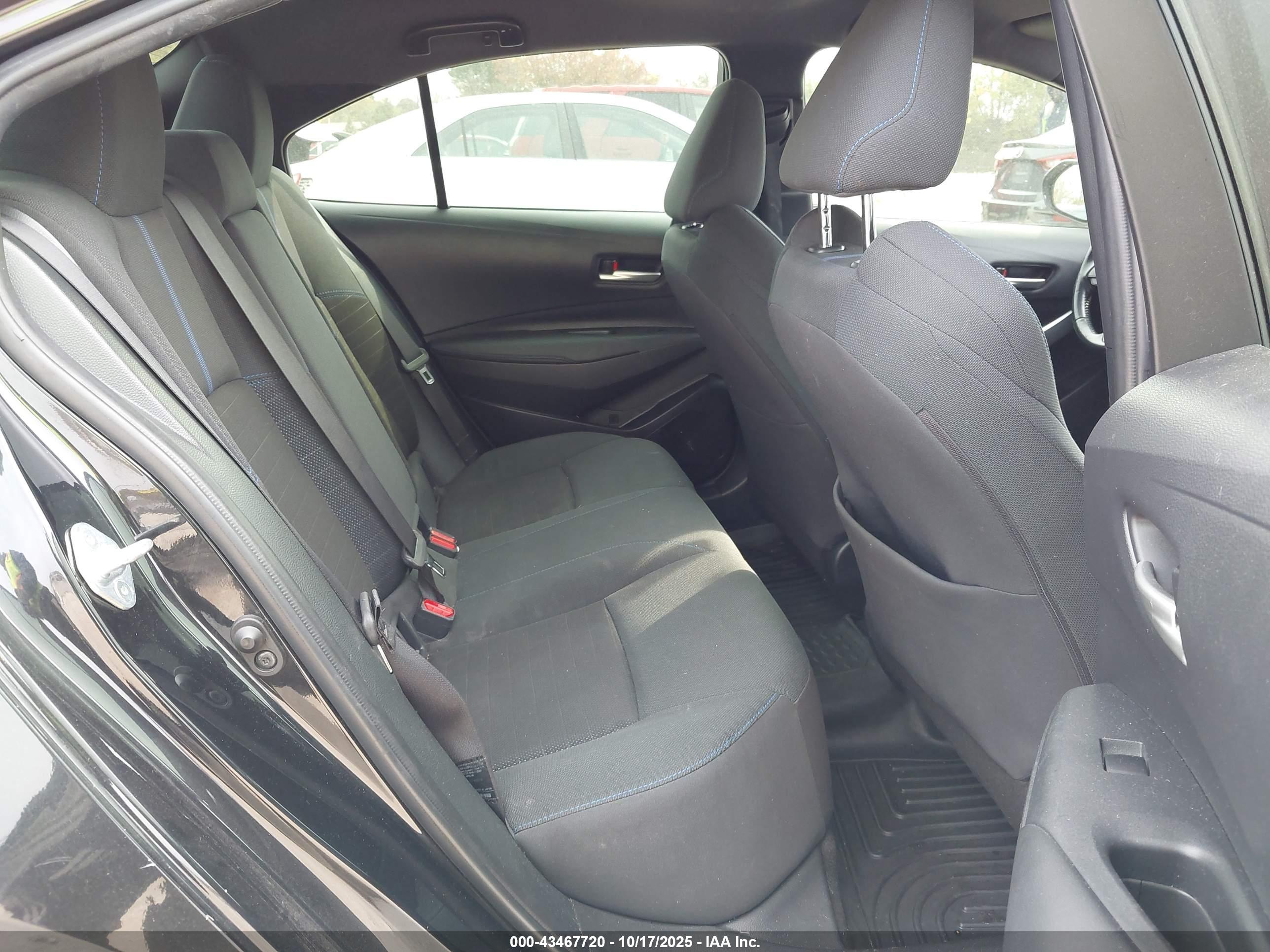 TOYOTA COROLLA image 8