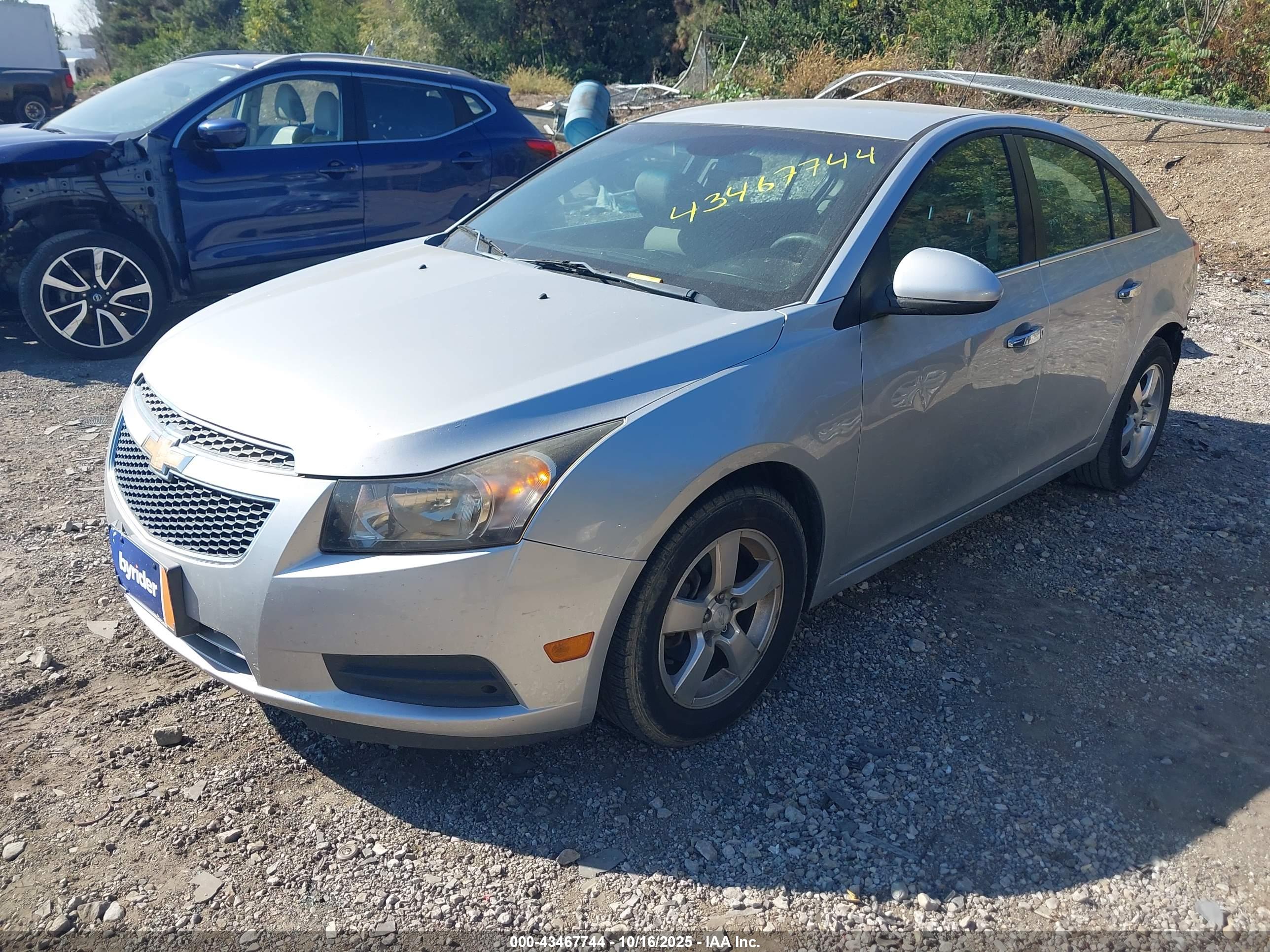 CHEVROLET CRUZE image 2