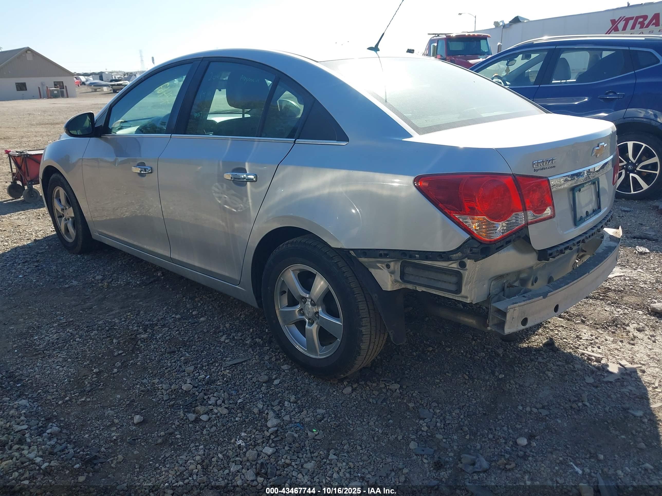 CHEVROLET CRUZE image 3