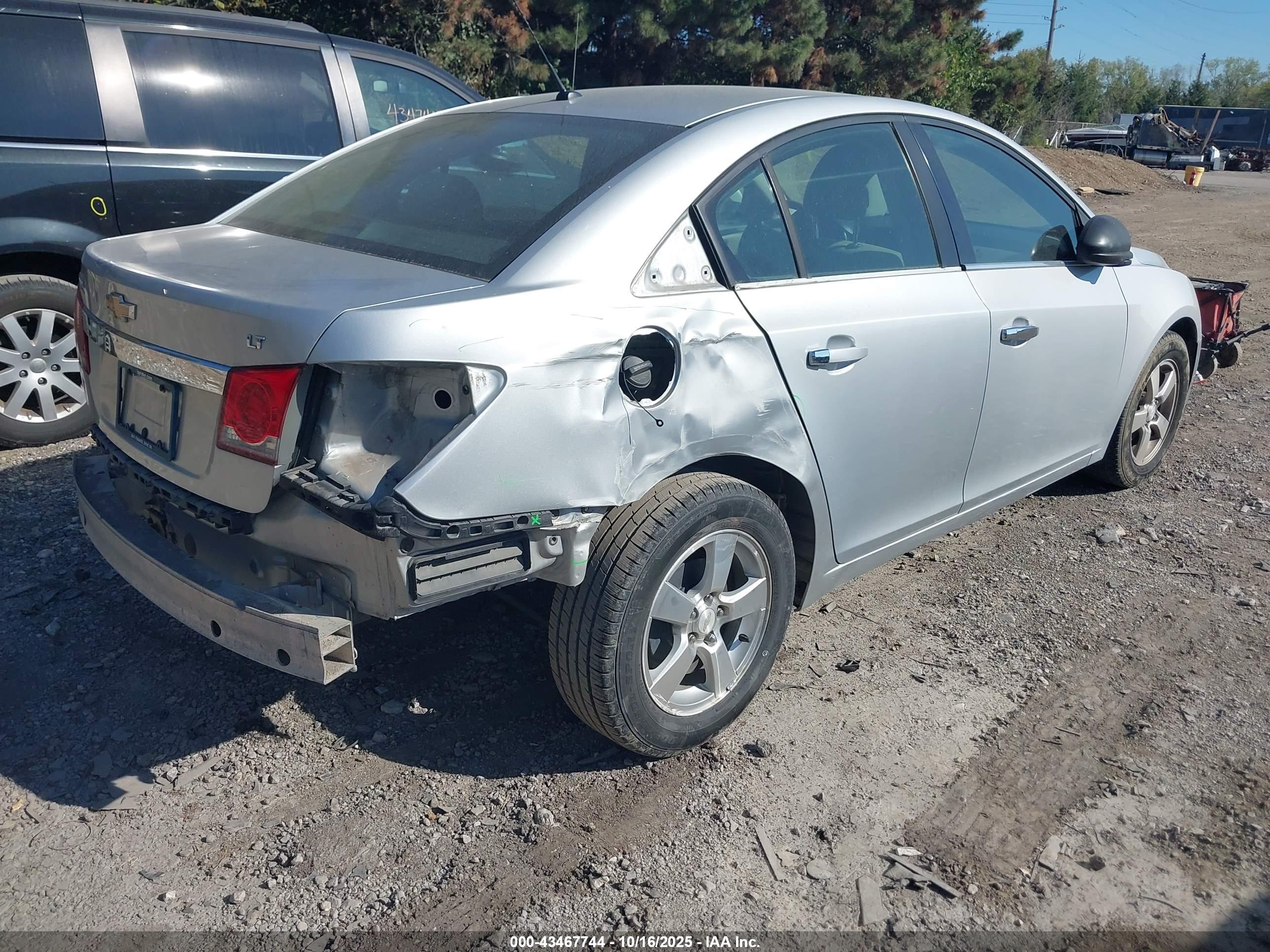 CHEVROLET CRUZE image 4