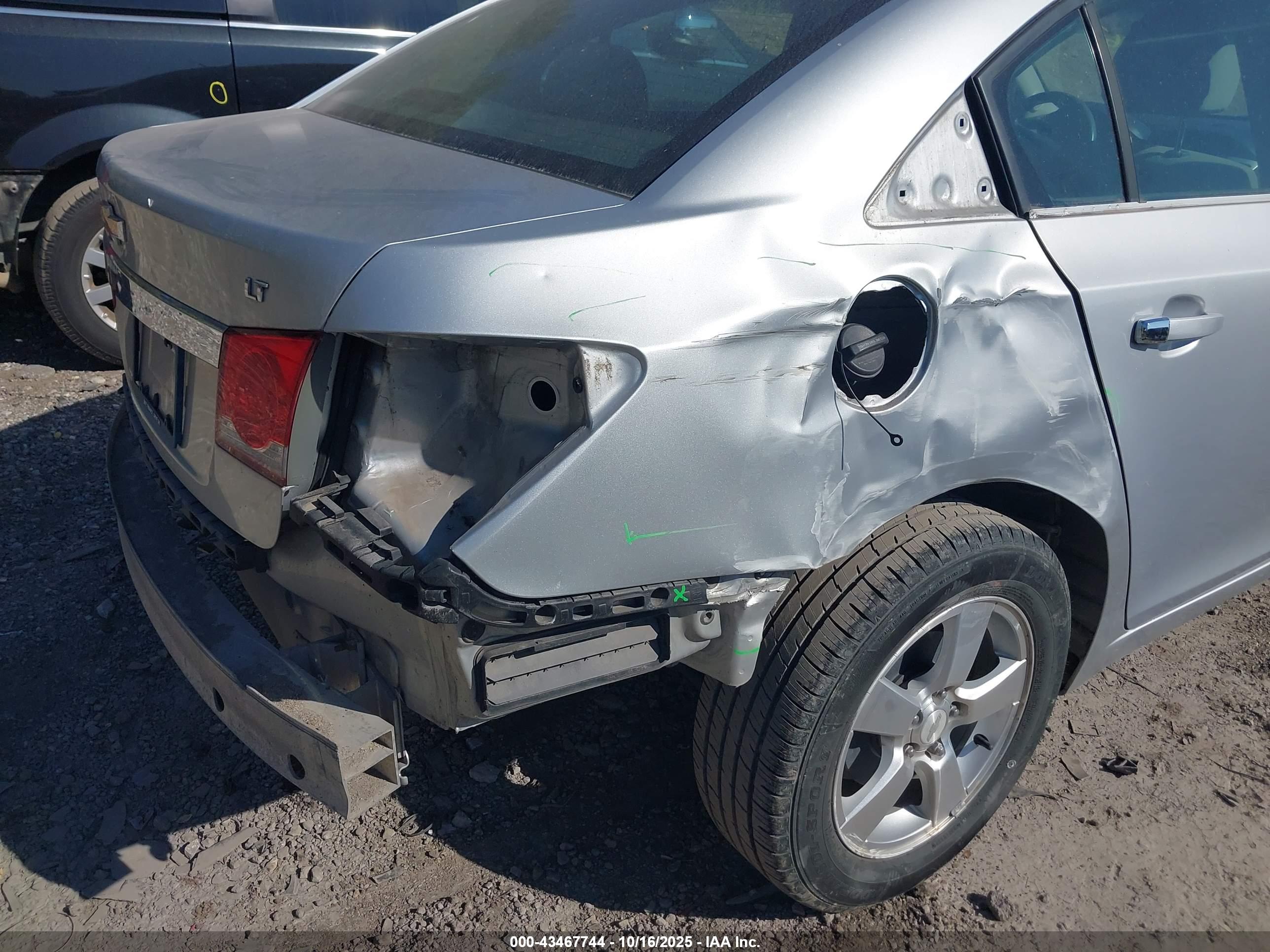 CHEVROLET CRUZE image 6