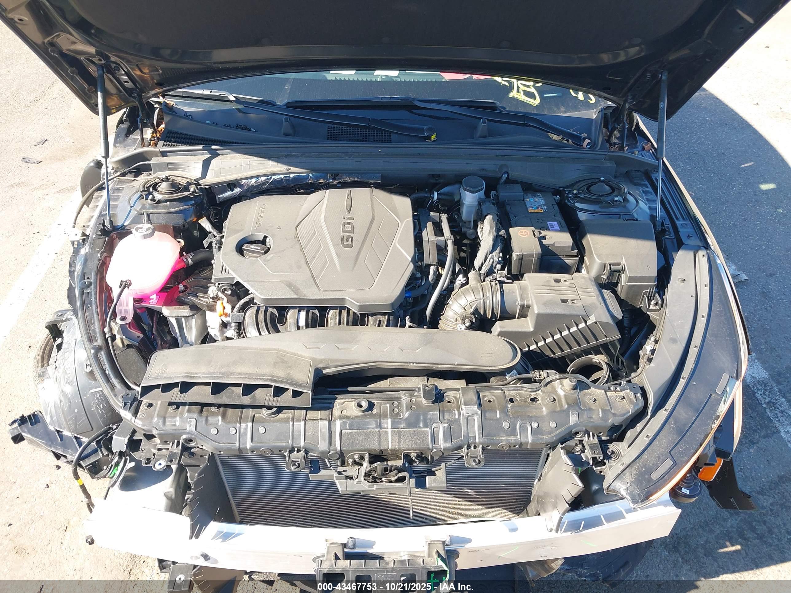 KIA K5 image 10
