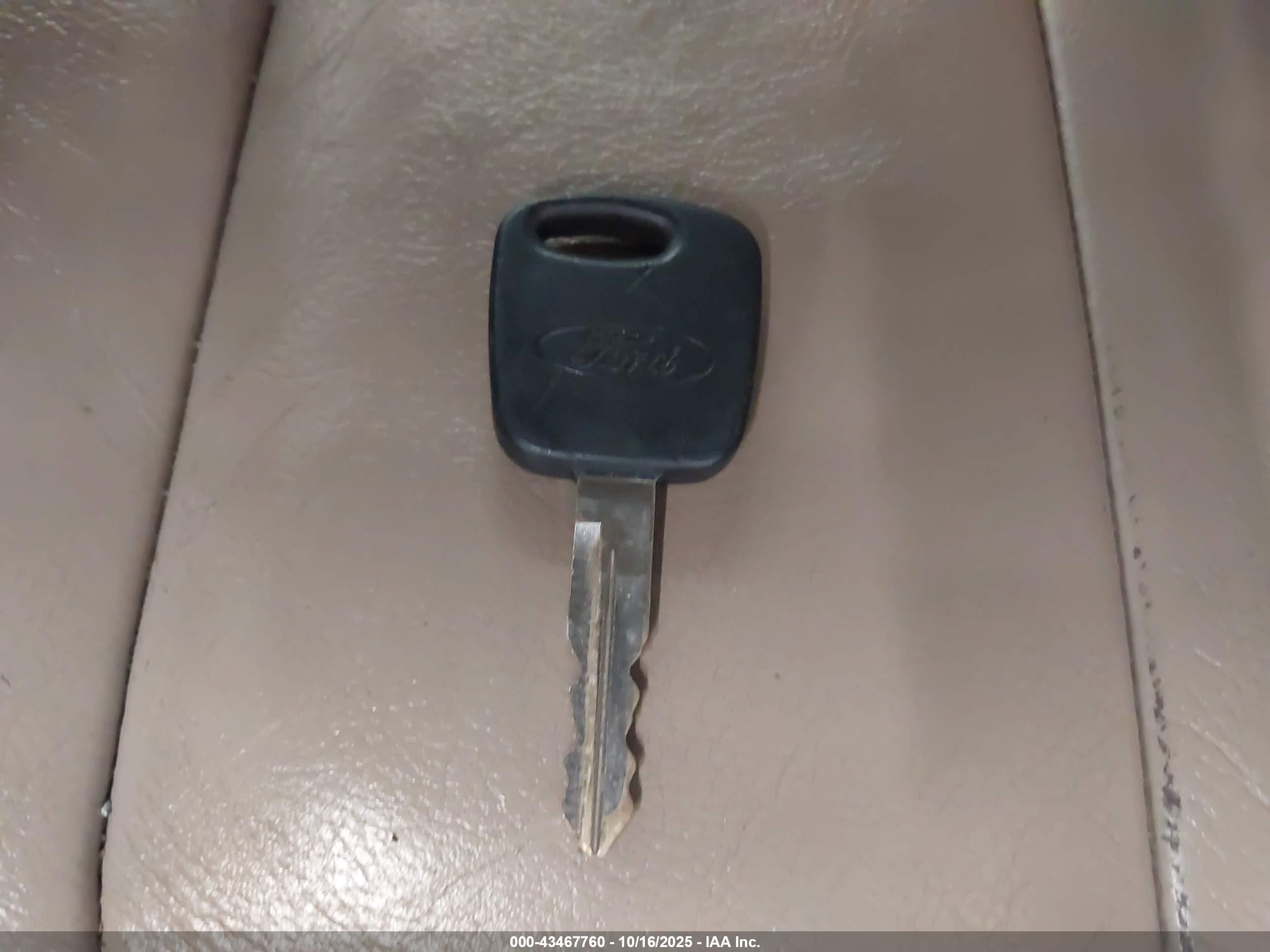 FORD EXCURSION image 11
