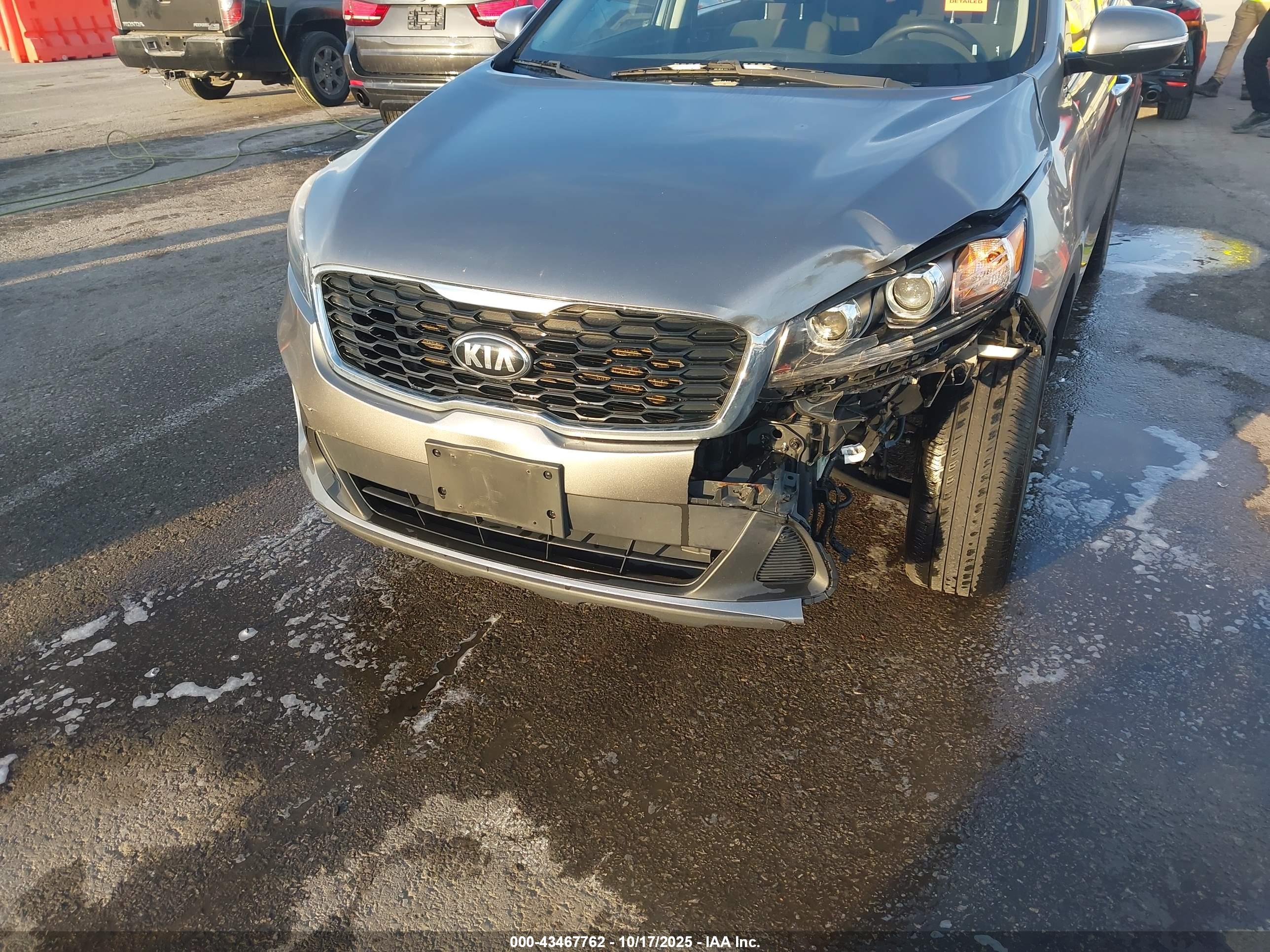 KIA SORENTO image 6