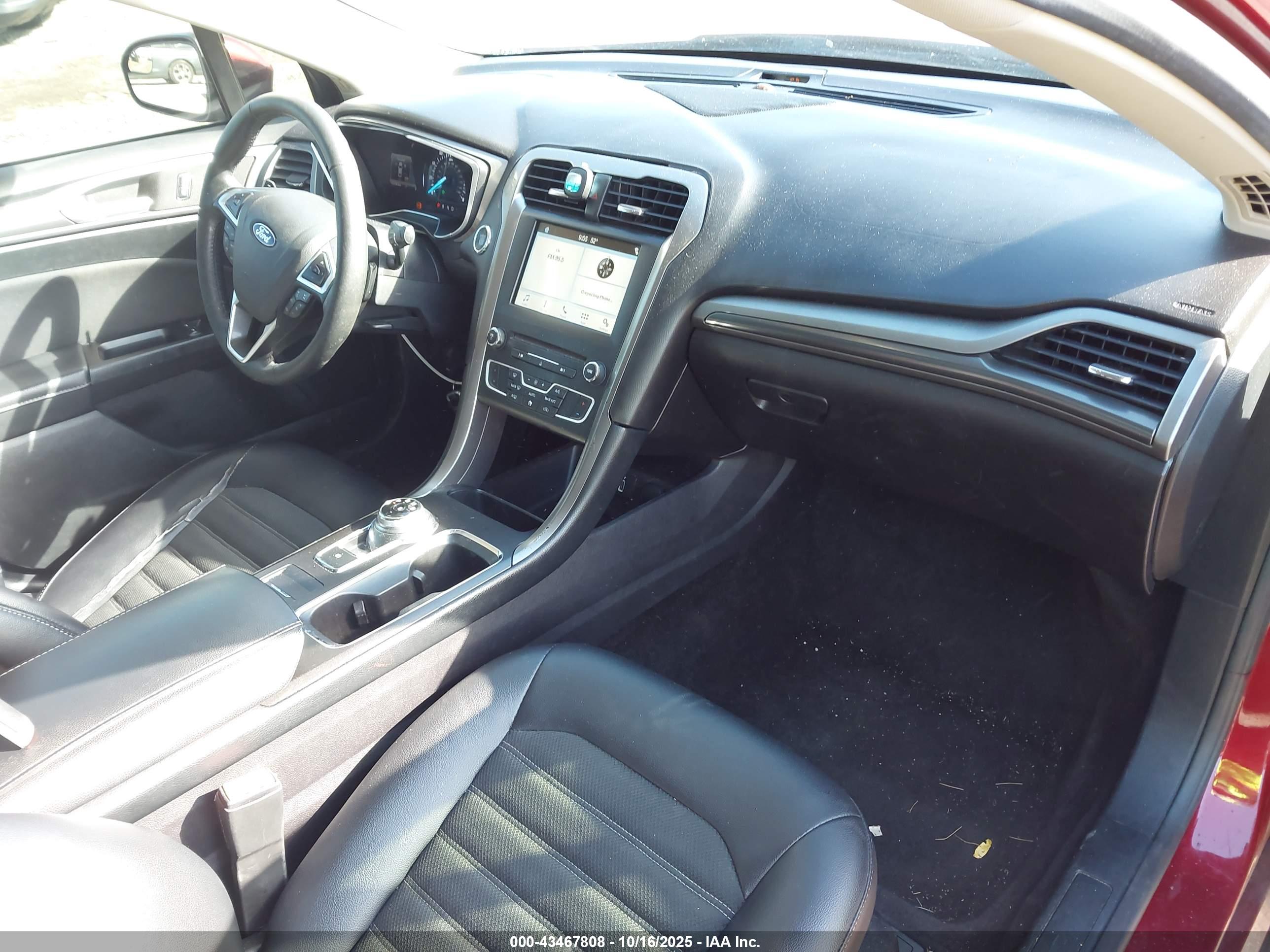 FORD FUSION image 5