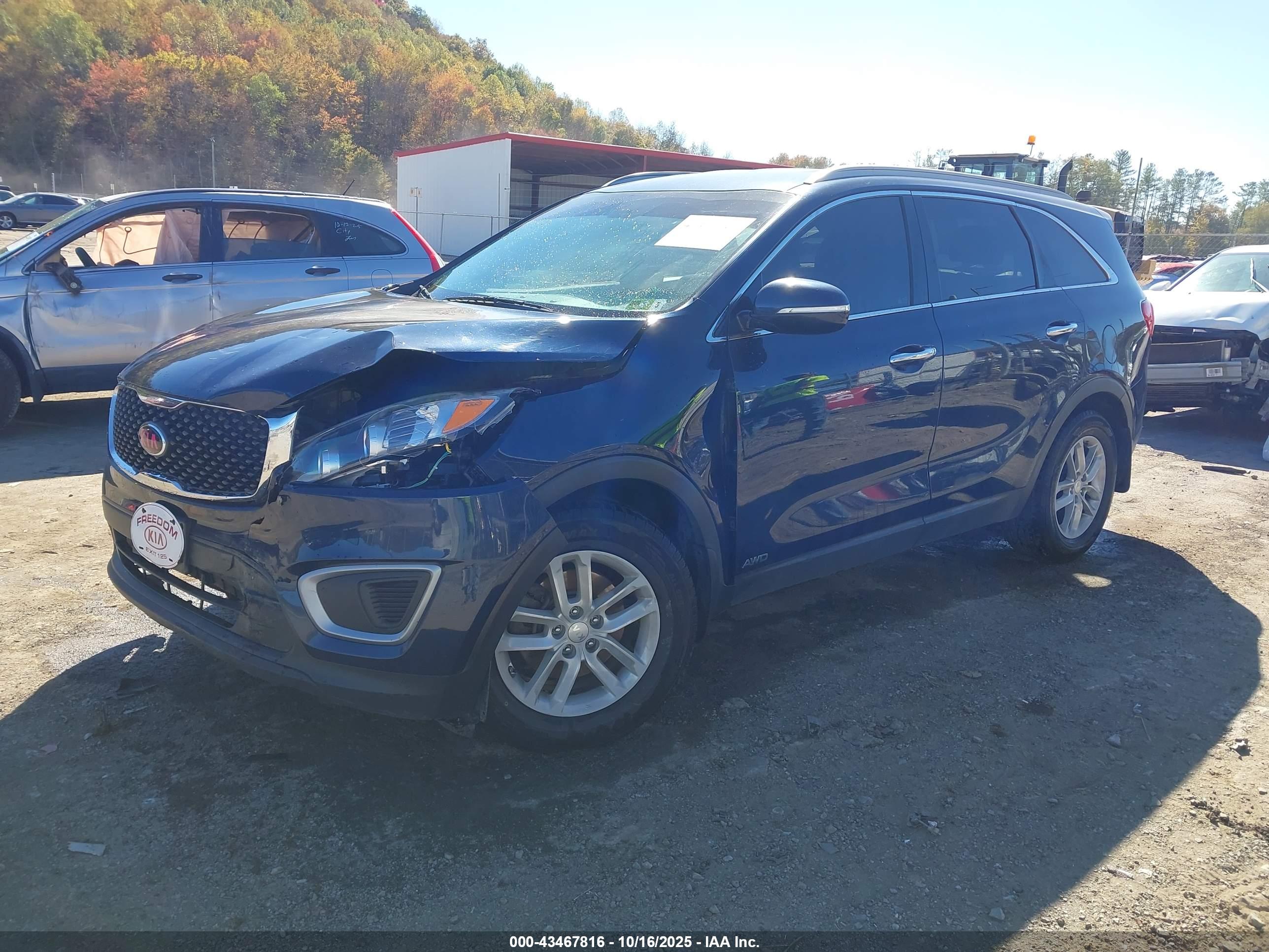 KIA SORENTO image 2