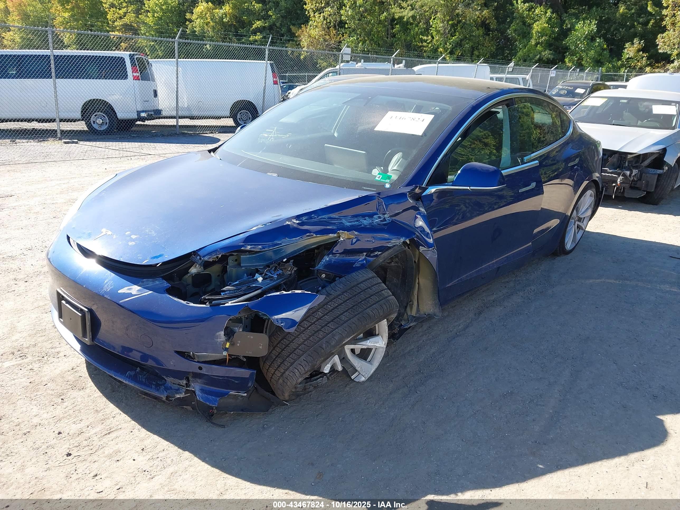 TESLA MODEL image 2