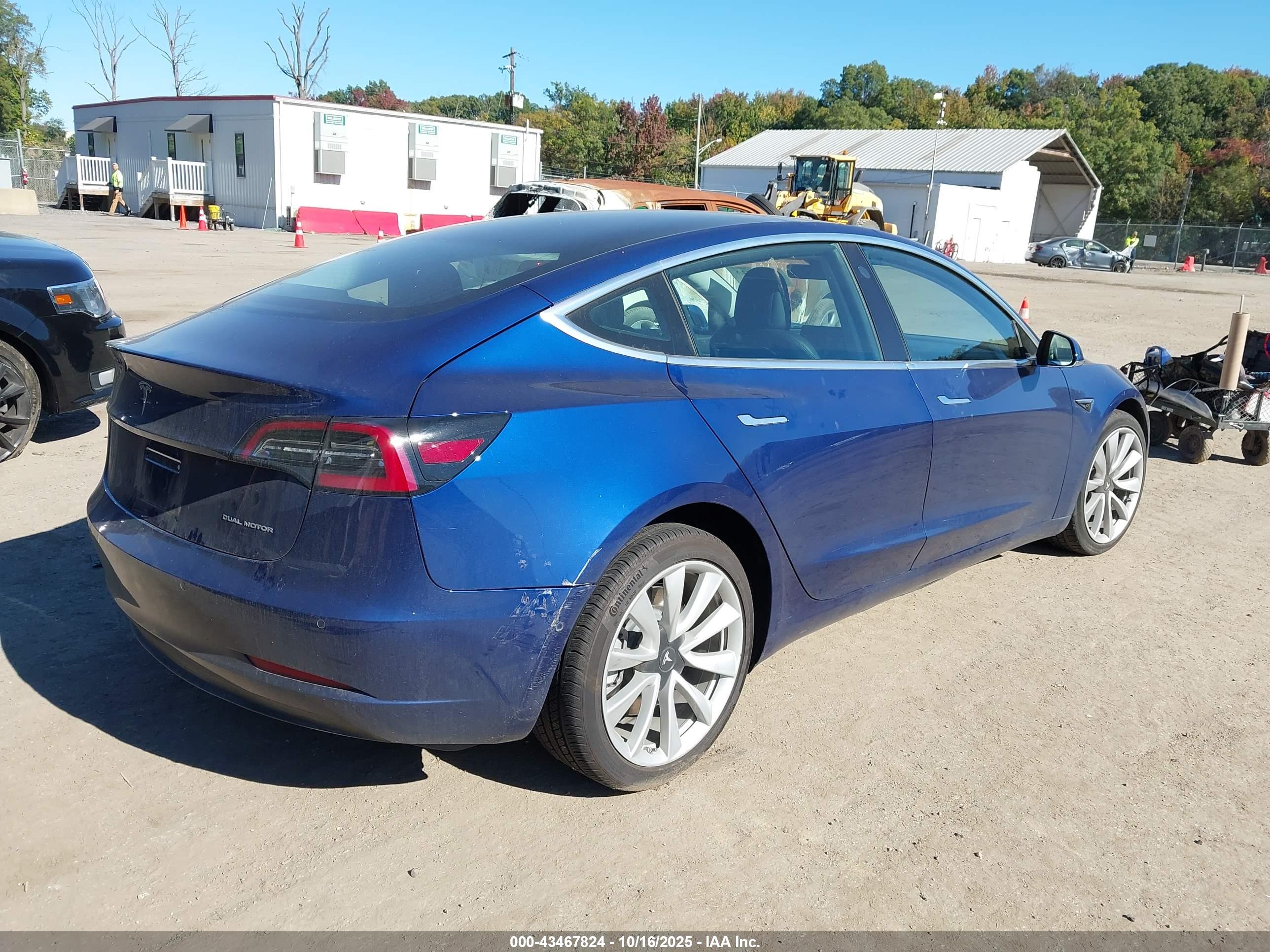 TESLA MODEL image 4
