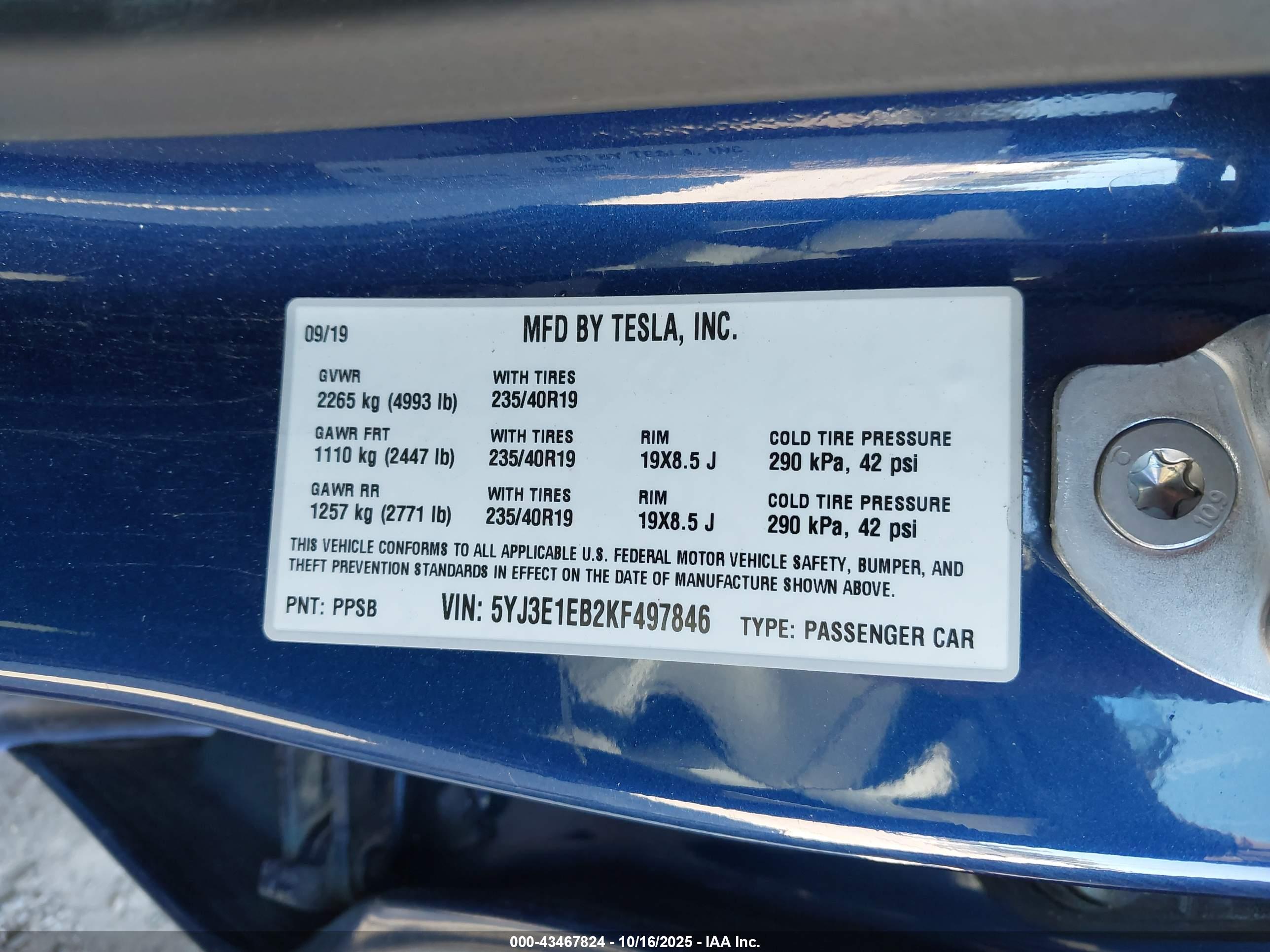 TESLA MODEL image 9