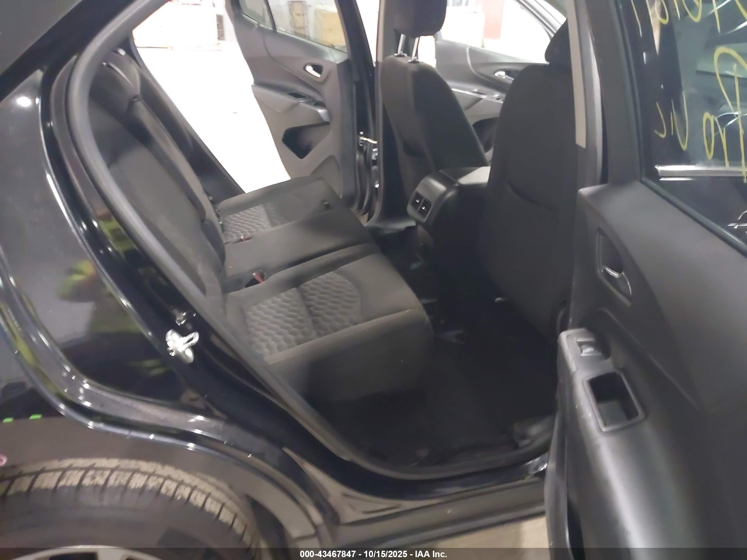 CHEVROLET EQUINOX image 8