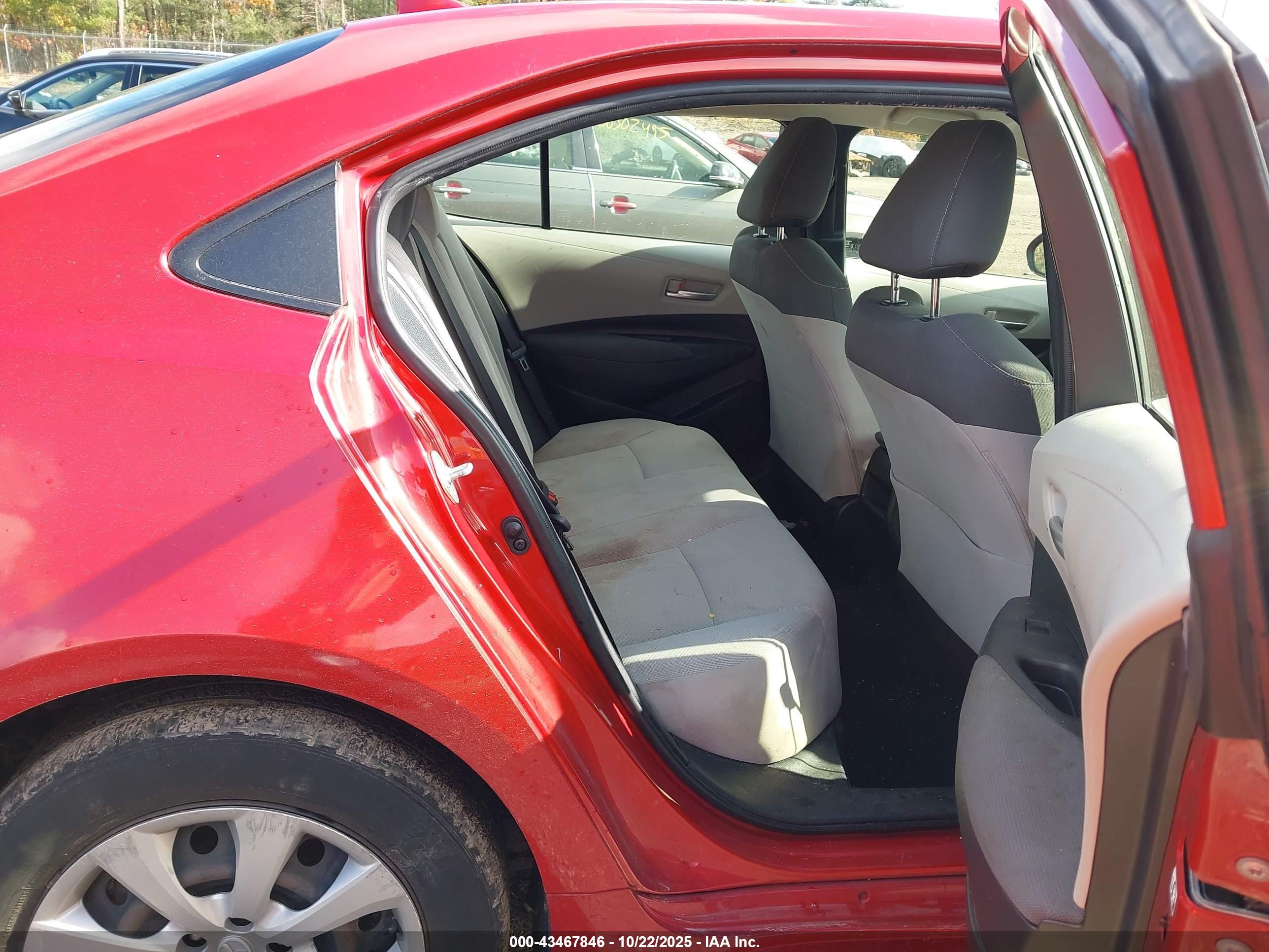 TOYOTA COROLLA image 8
