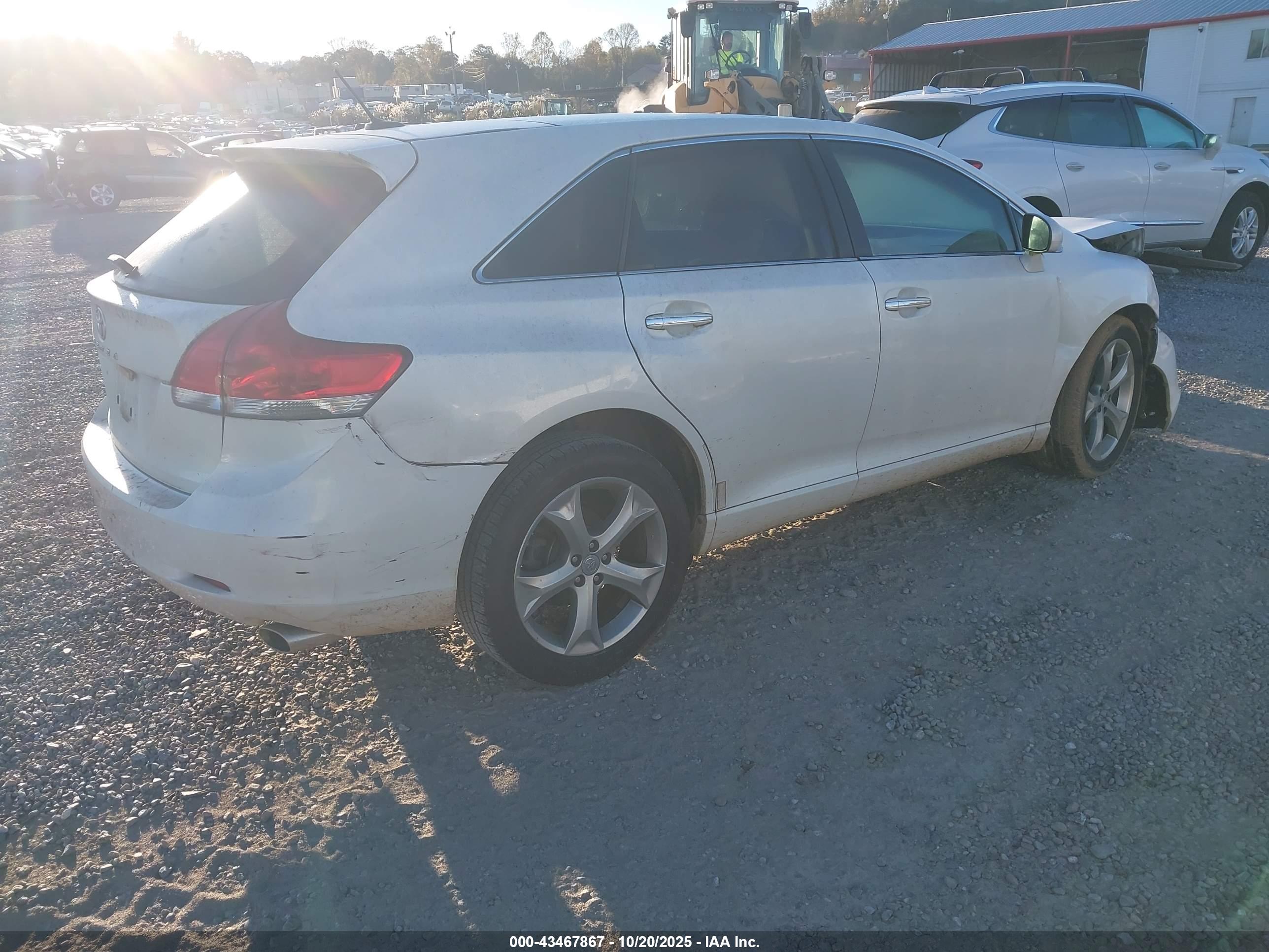 TOYOTA VENZA image 4