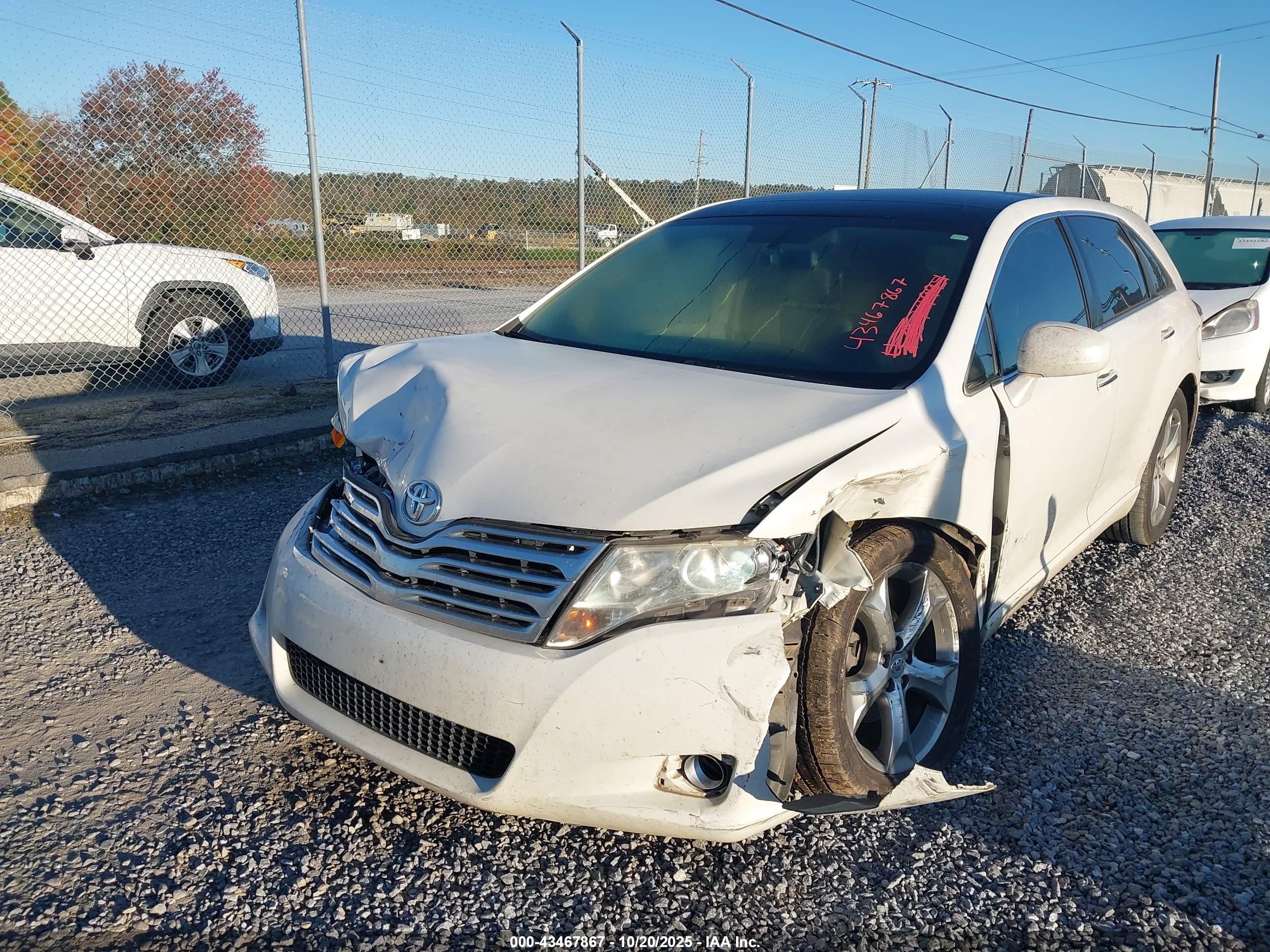 TOYOTA VENZA image 6
