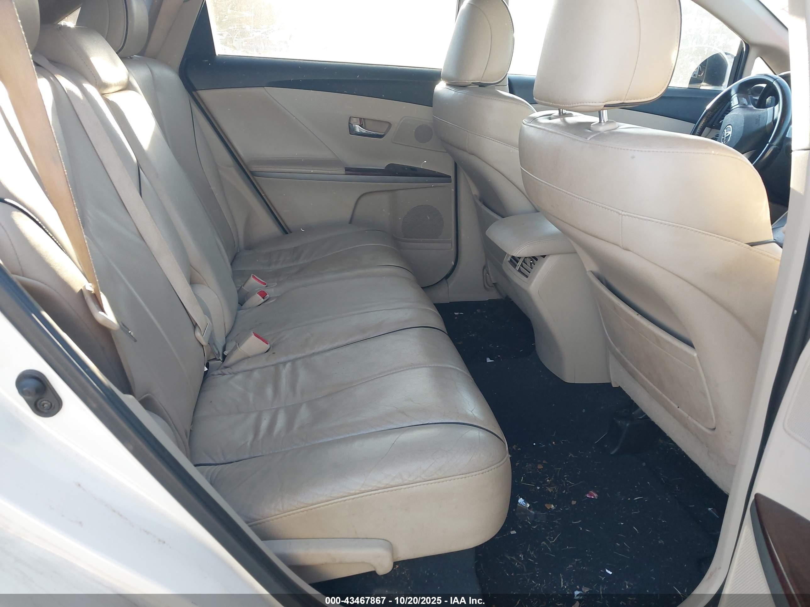 TOYOTA VENZA image 8