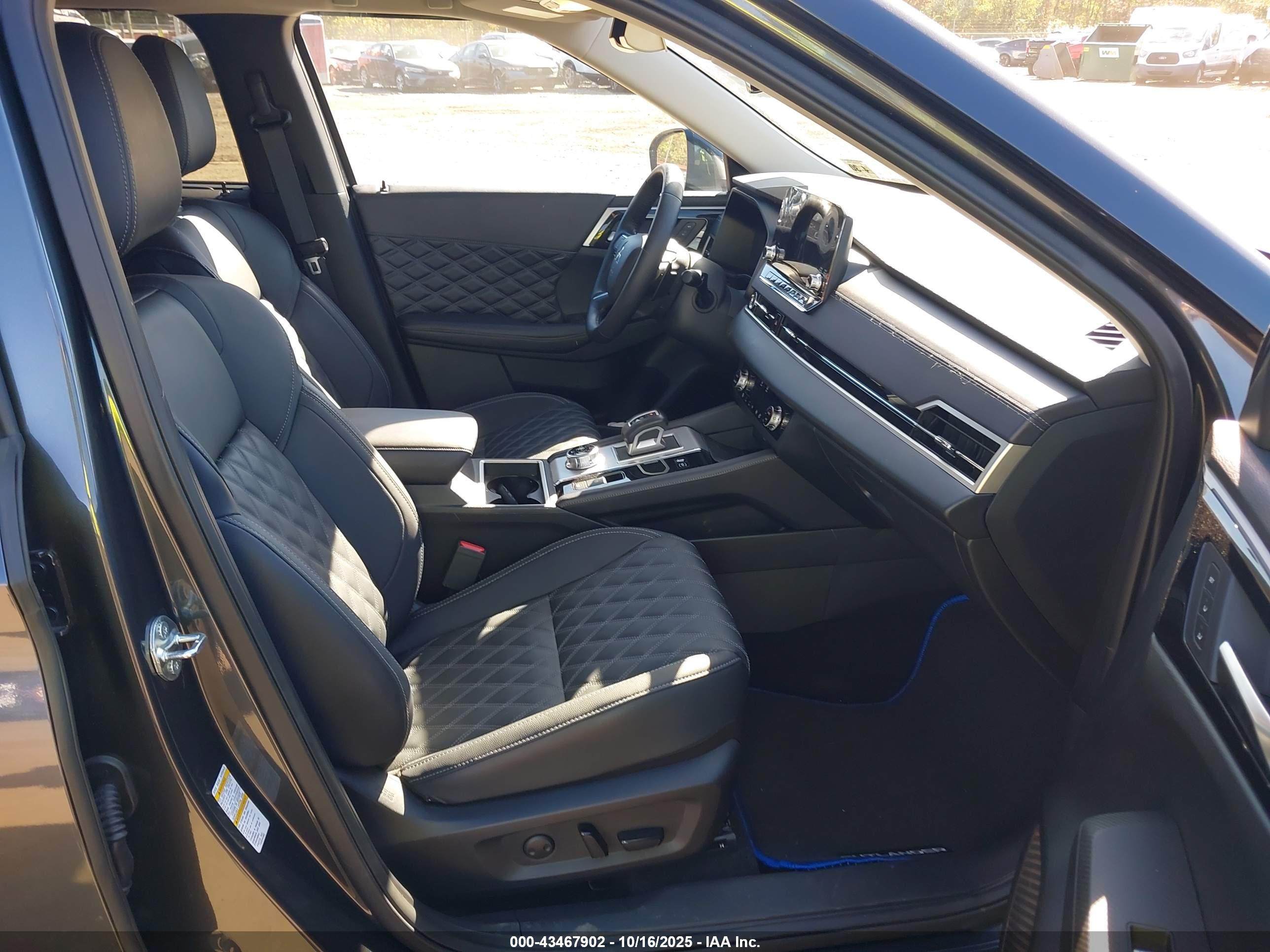 MITSUBISHI OUTLANDER image 5