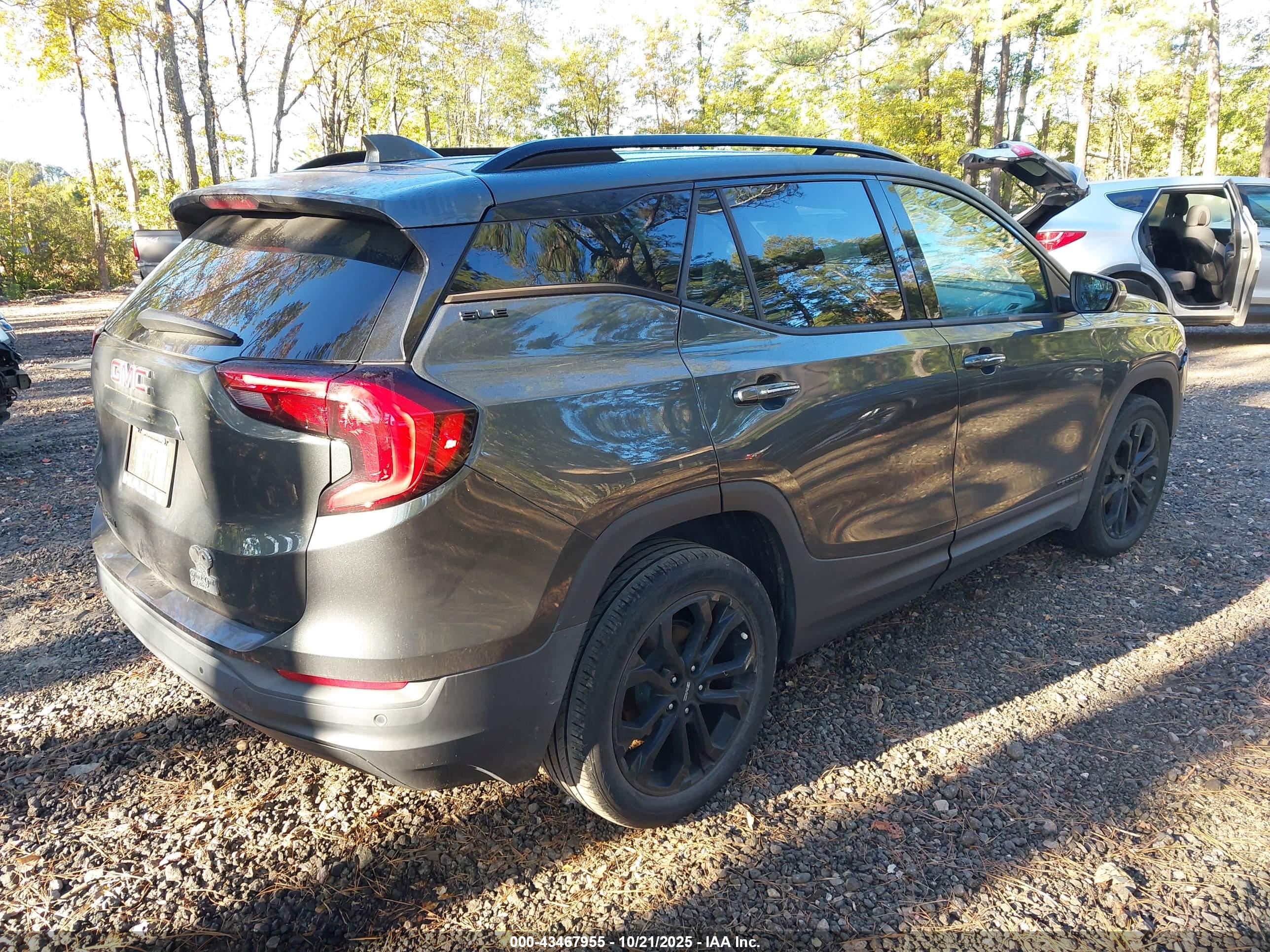 GMC TERRAIN image 4