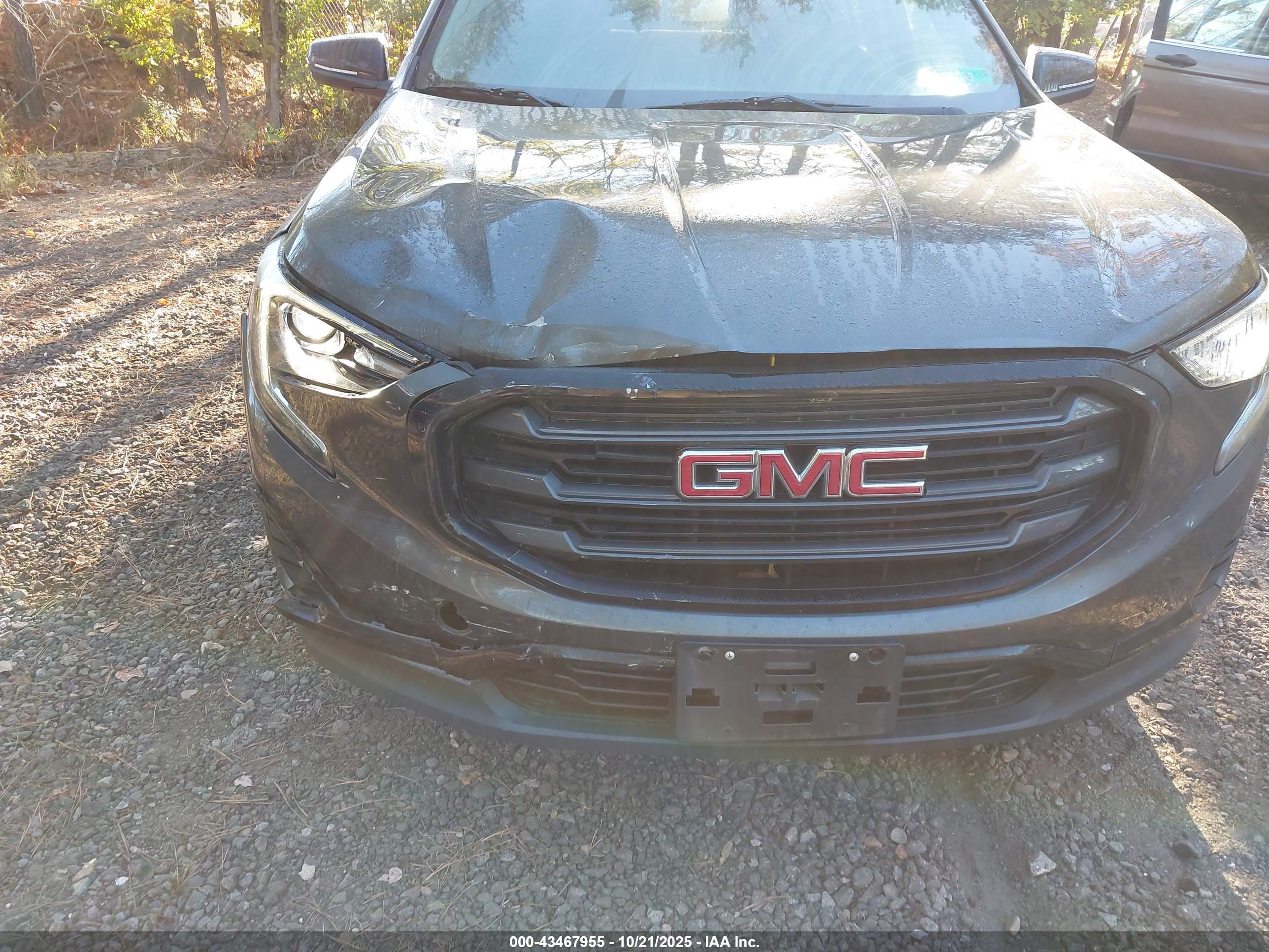 GMC TERRAIN image 6