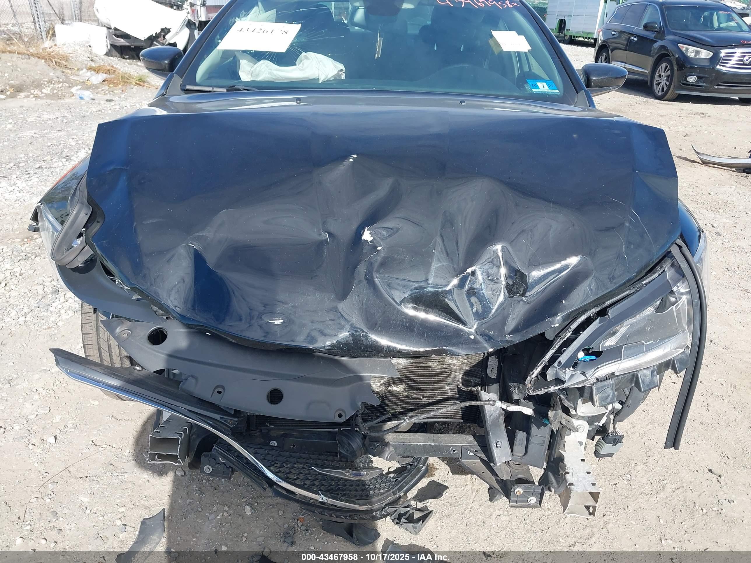 CHRYSLER 200 image 6