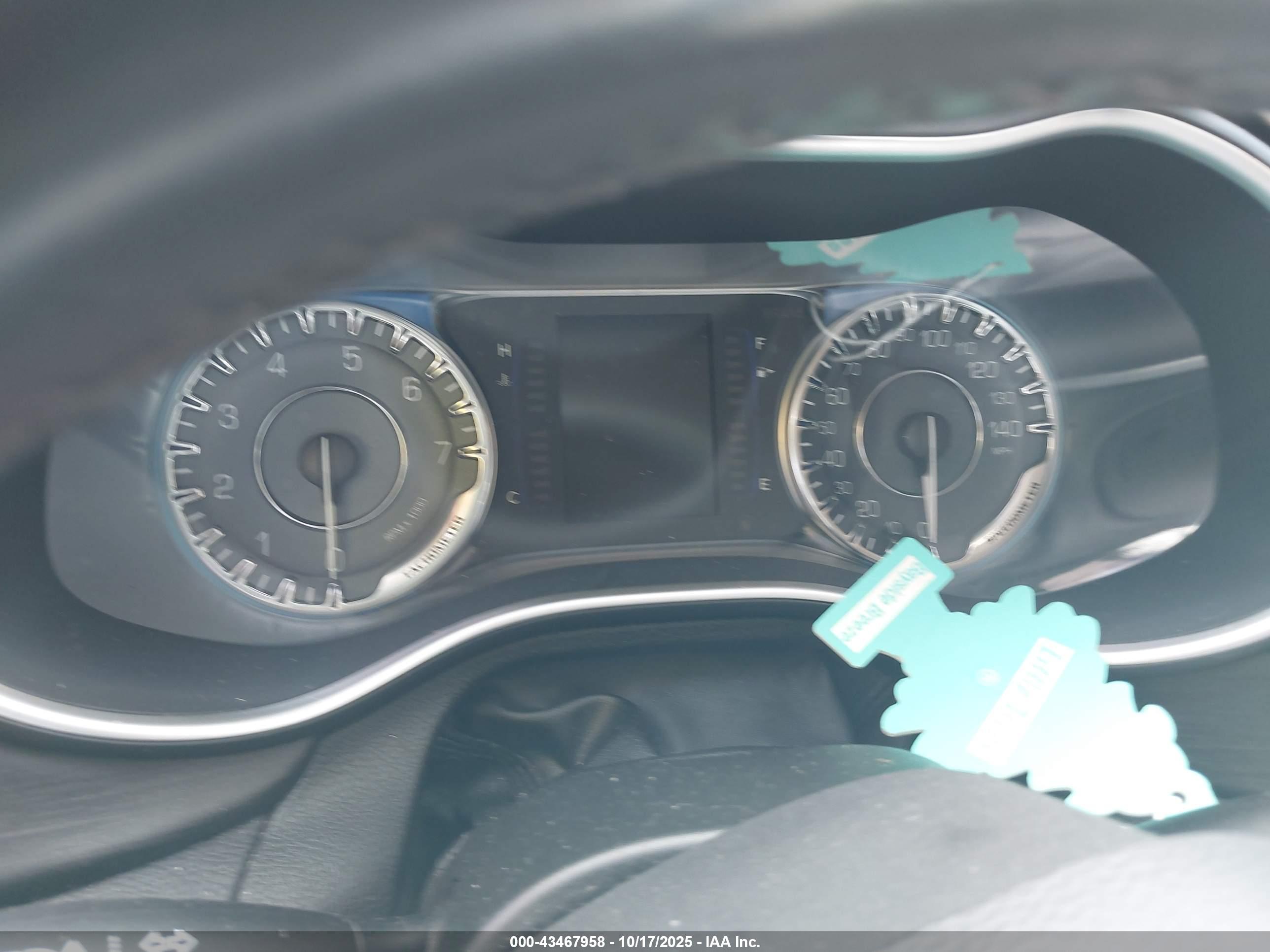 CHRYSLER 200 image 7