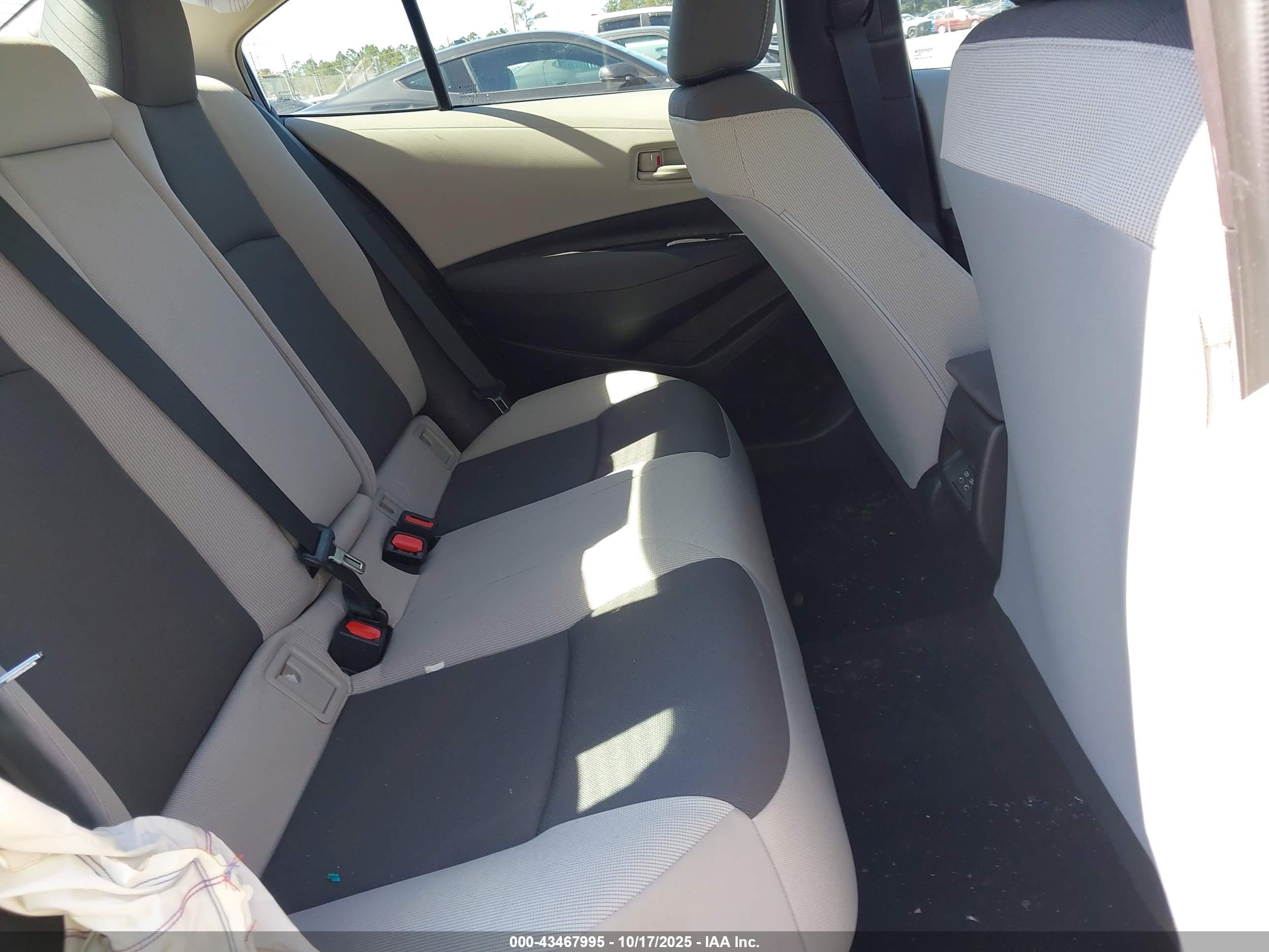 TOYOTA COROLLA image 8