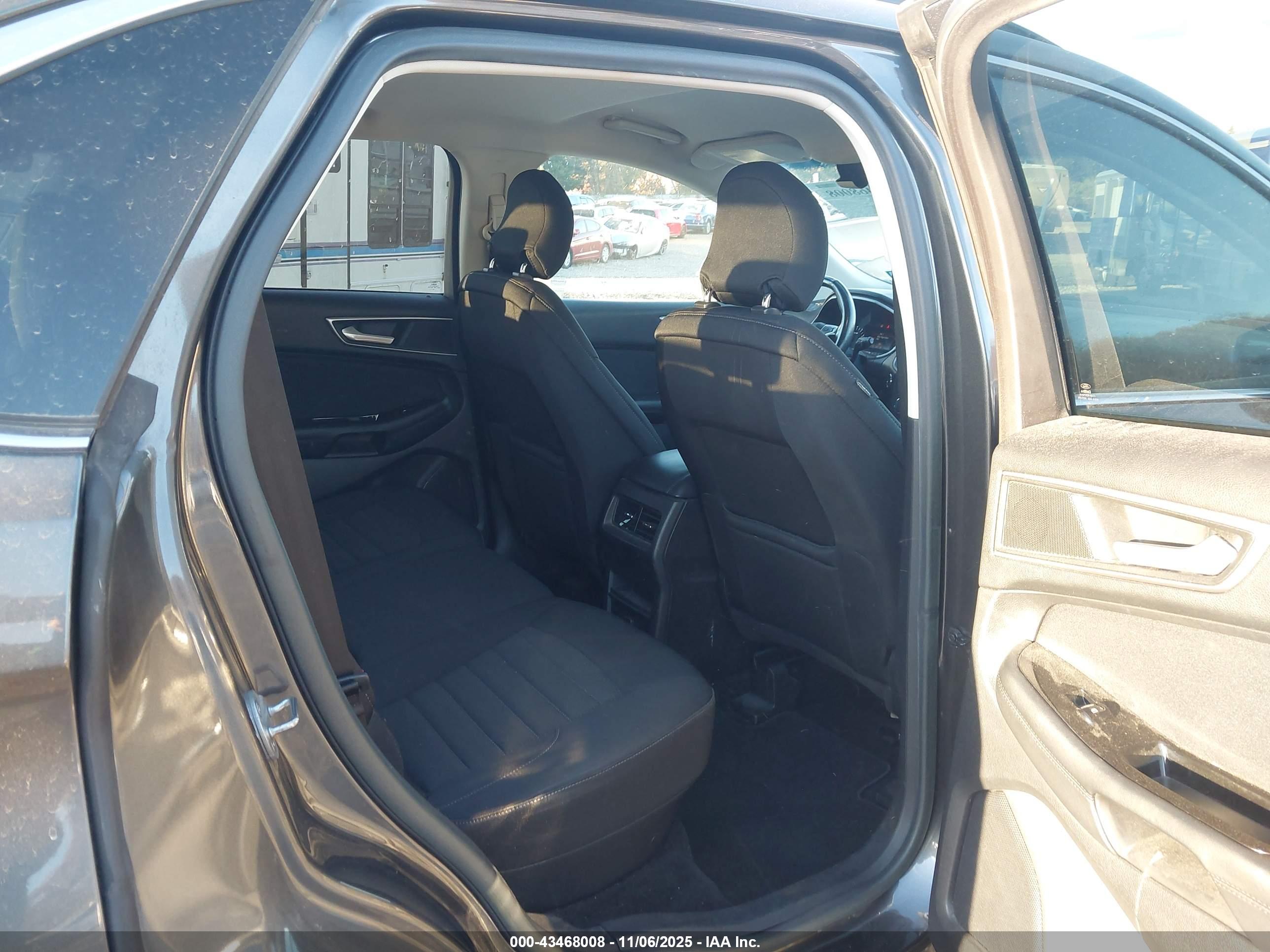 FORD EDGE image 8