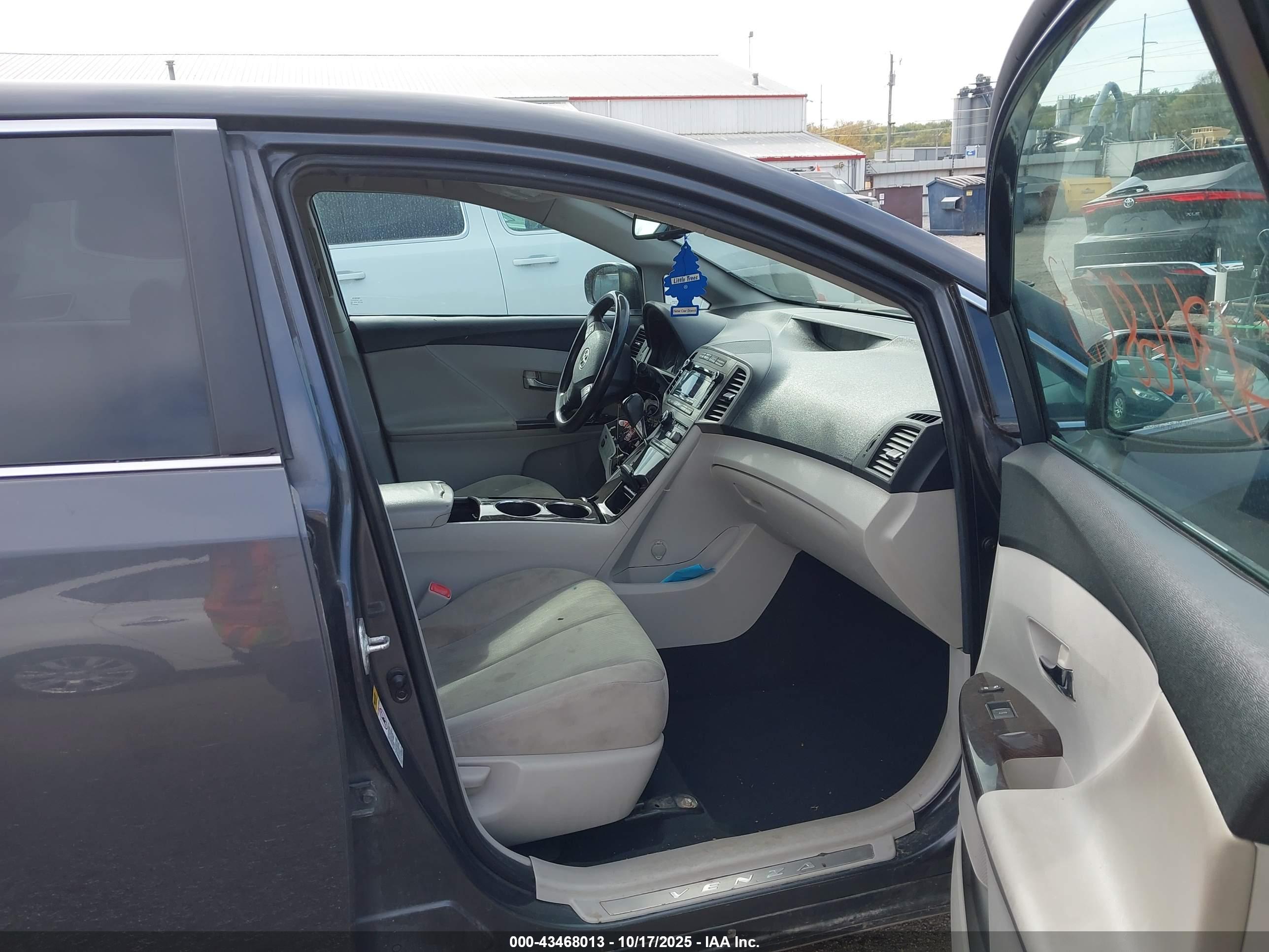 TOYOTA VENZA image 5