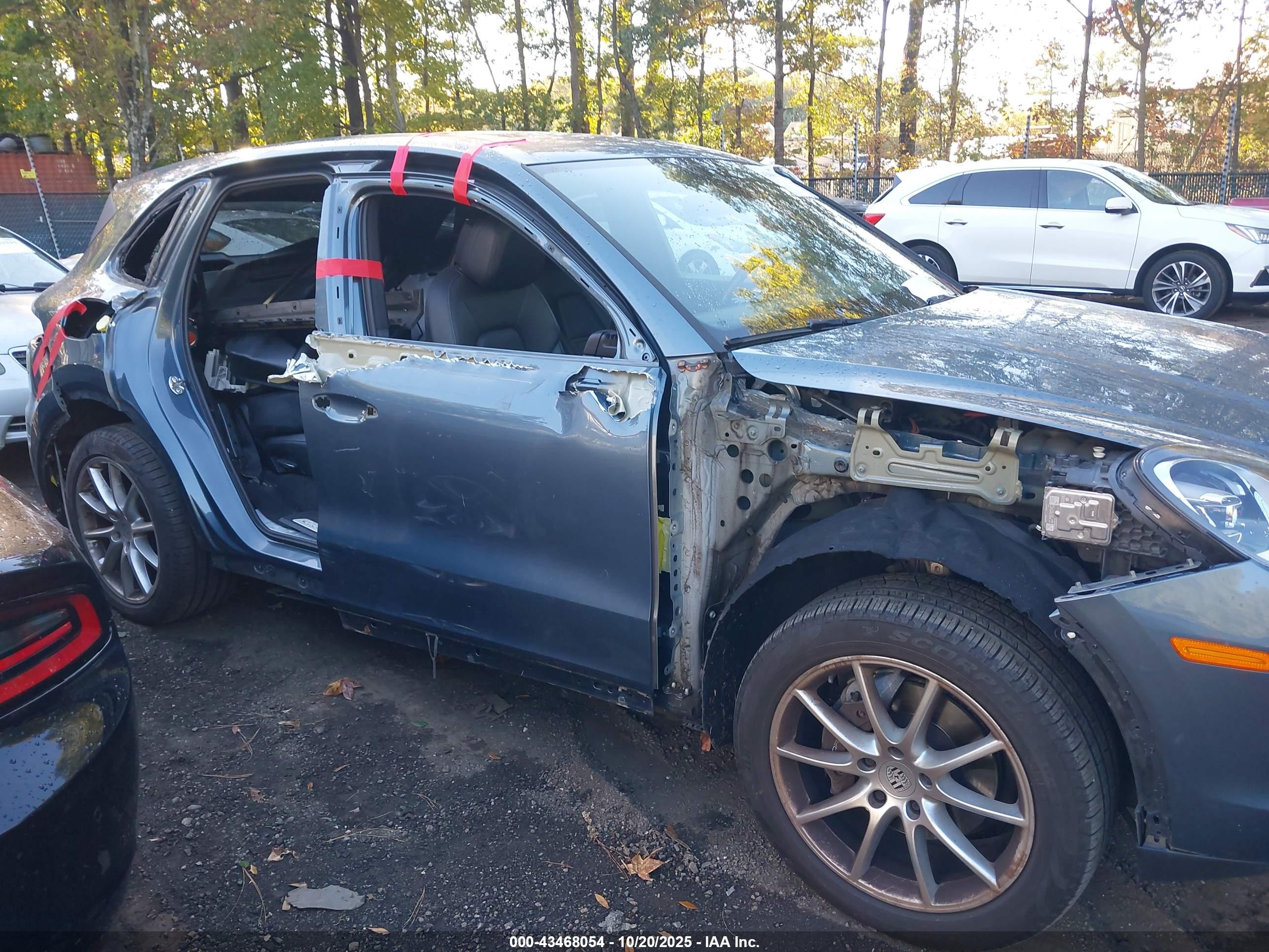 PORSCHE CAYENNE image 6