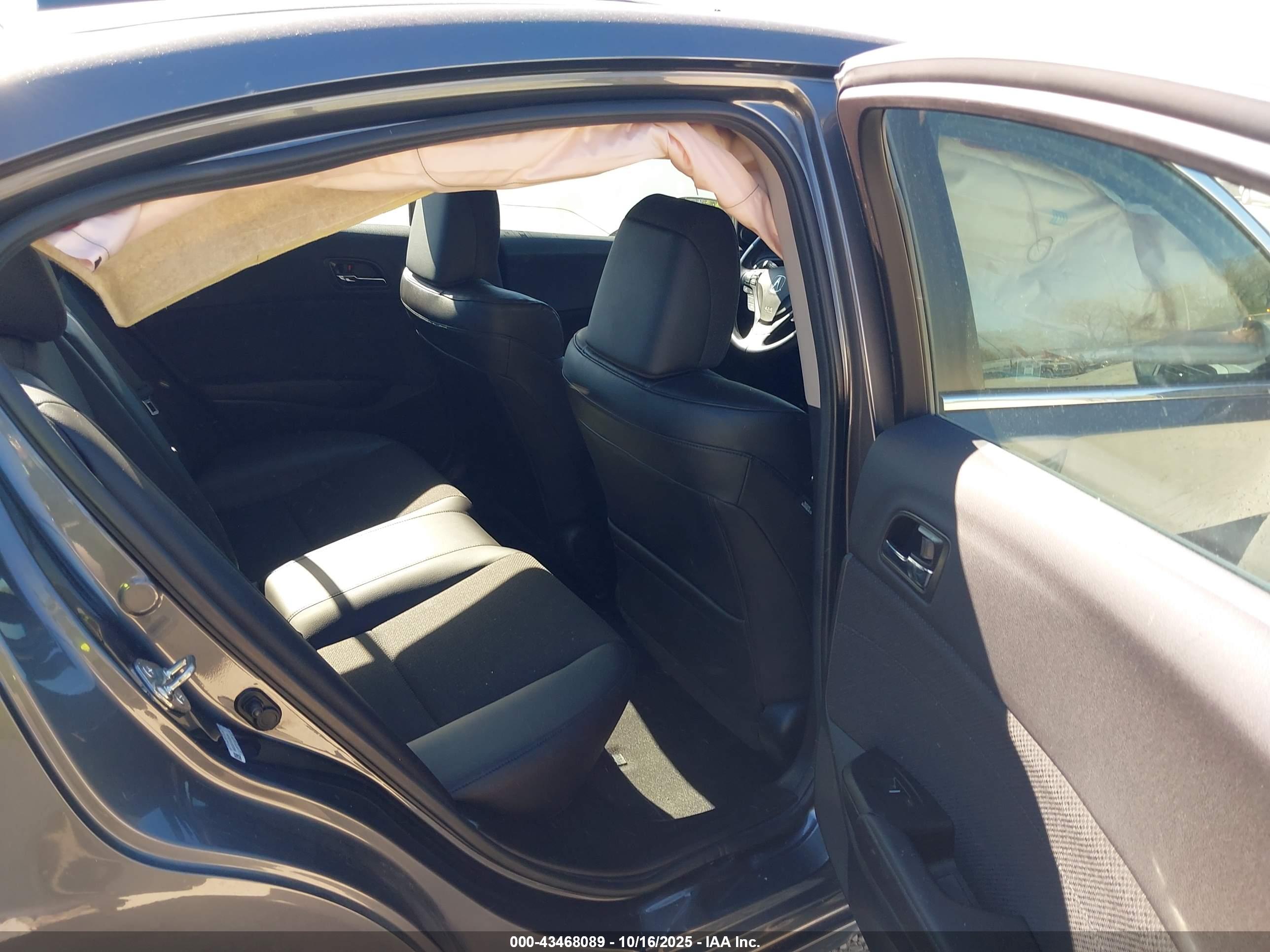 ACURA ILX image 8