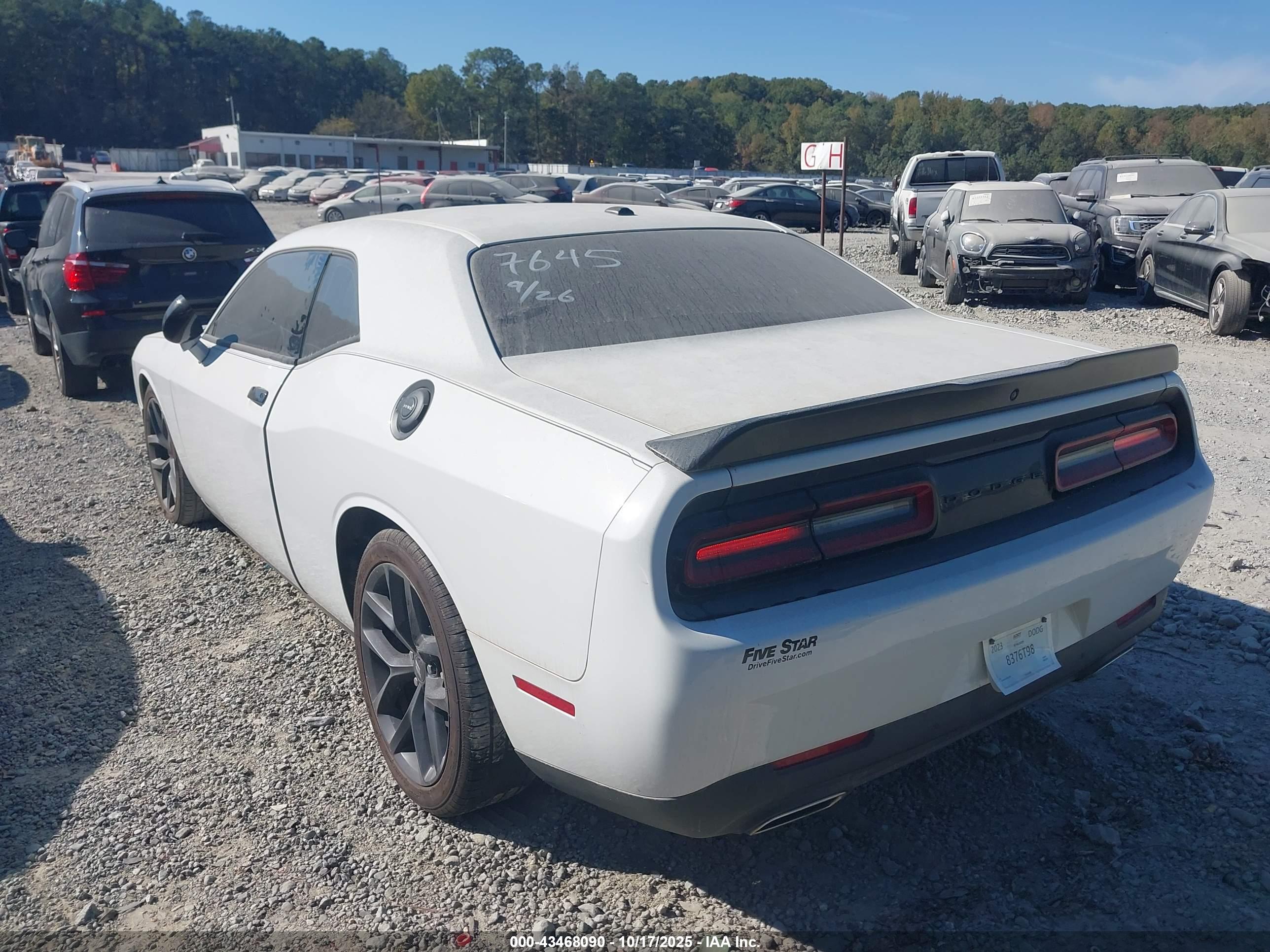 DODGE CHALLENGER image 3