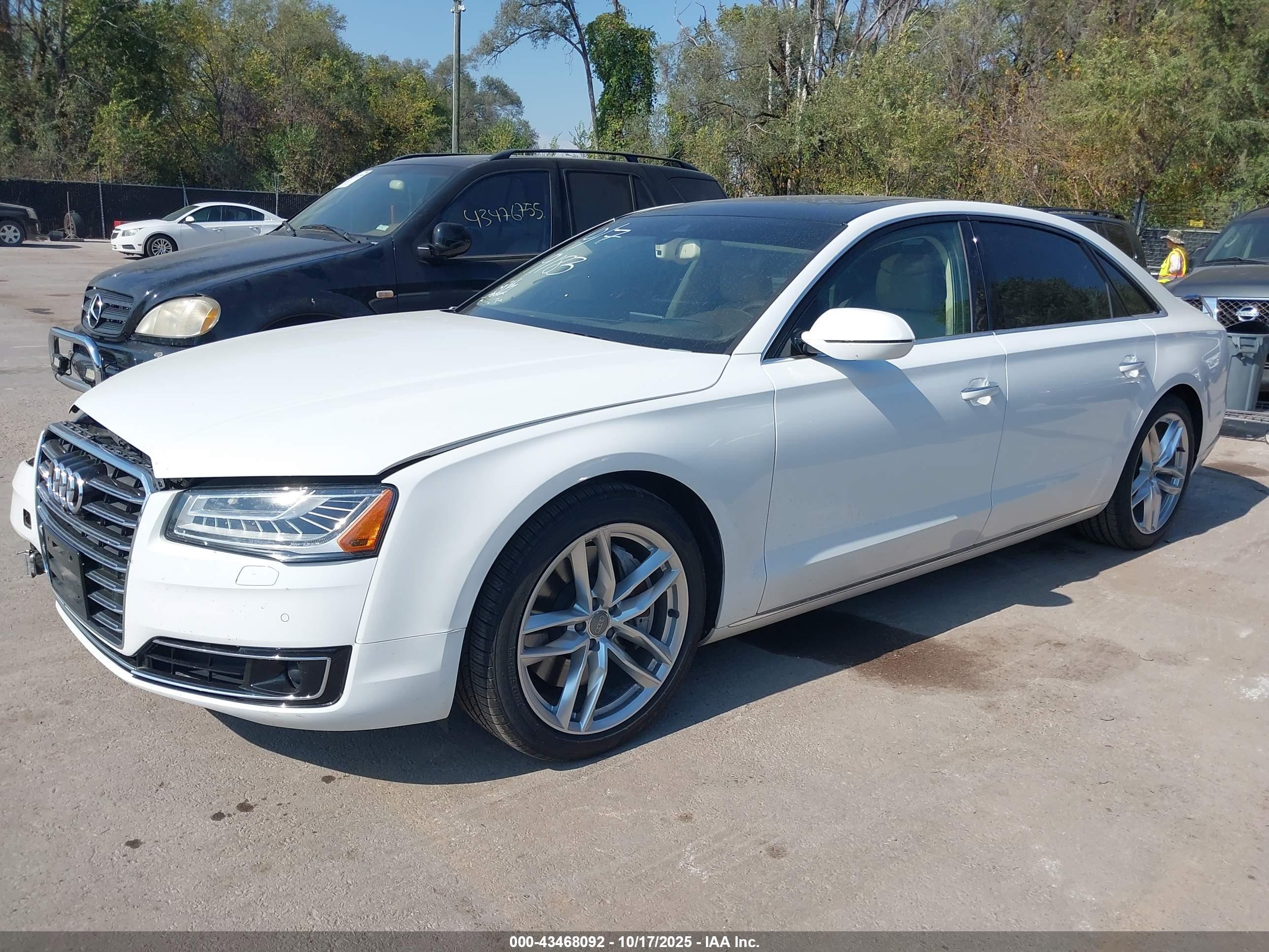 AUDI A8 image 2