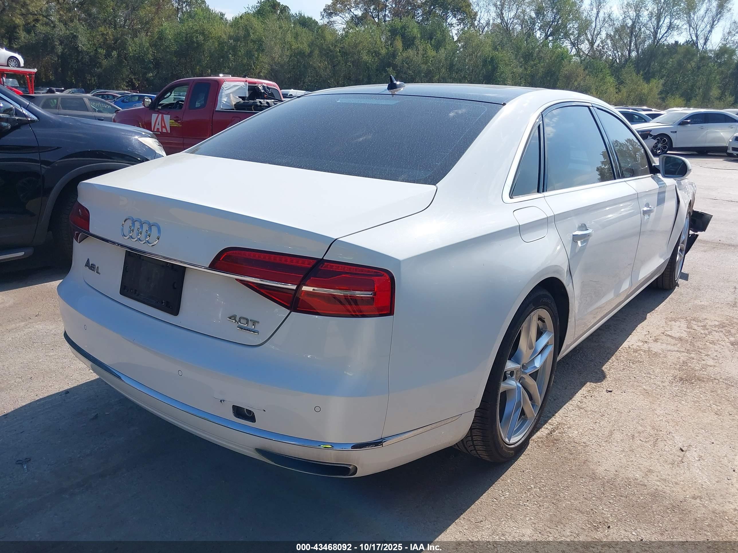 AUDI A8 image 4