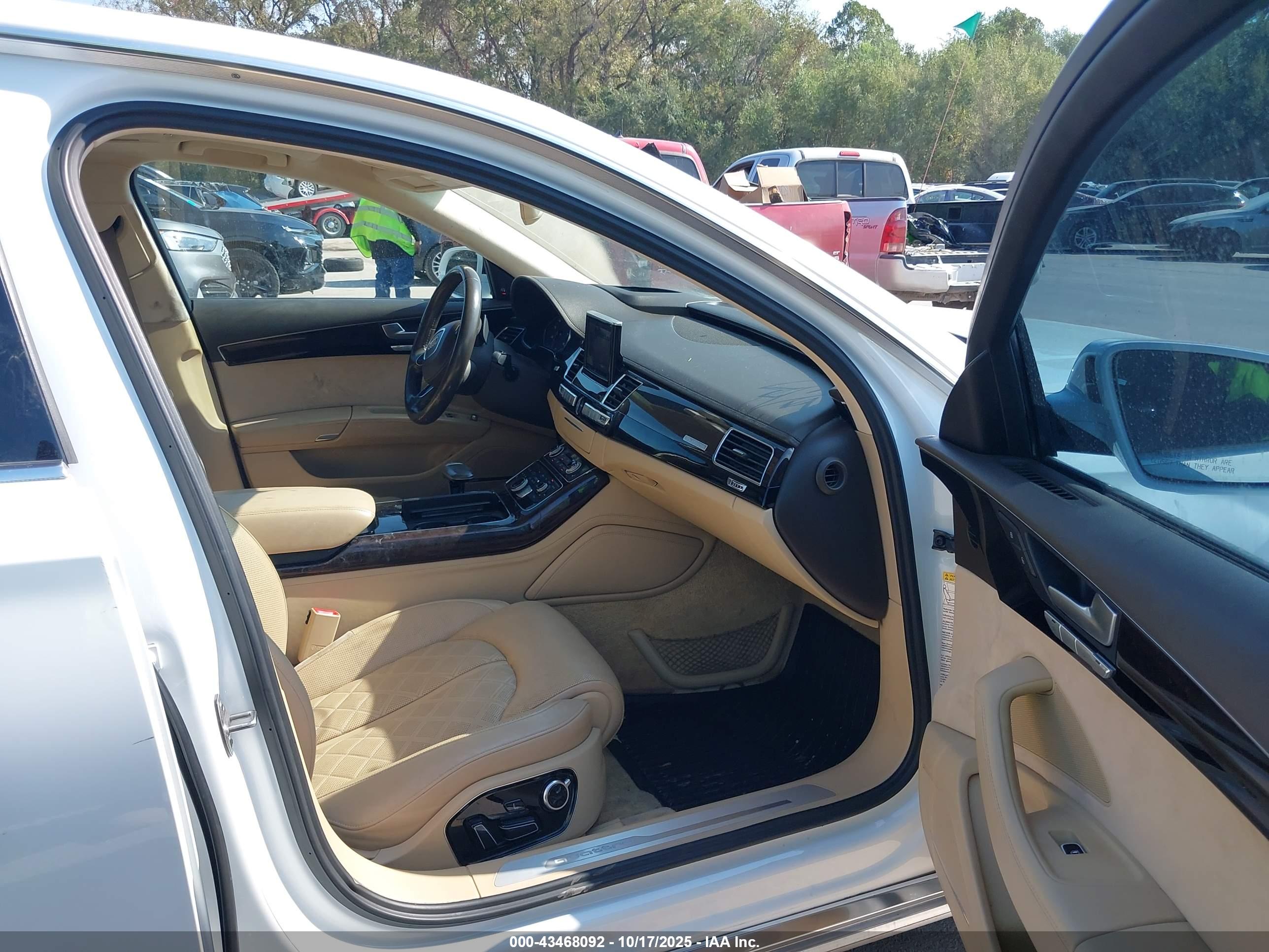 AUDI A8 image 5