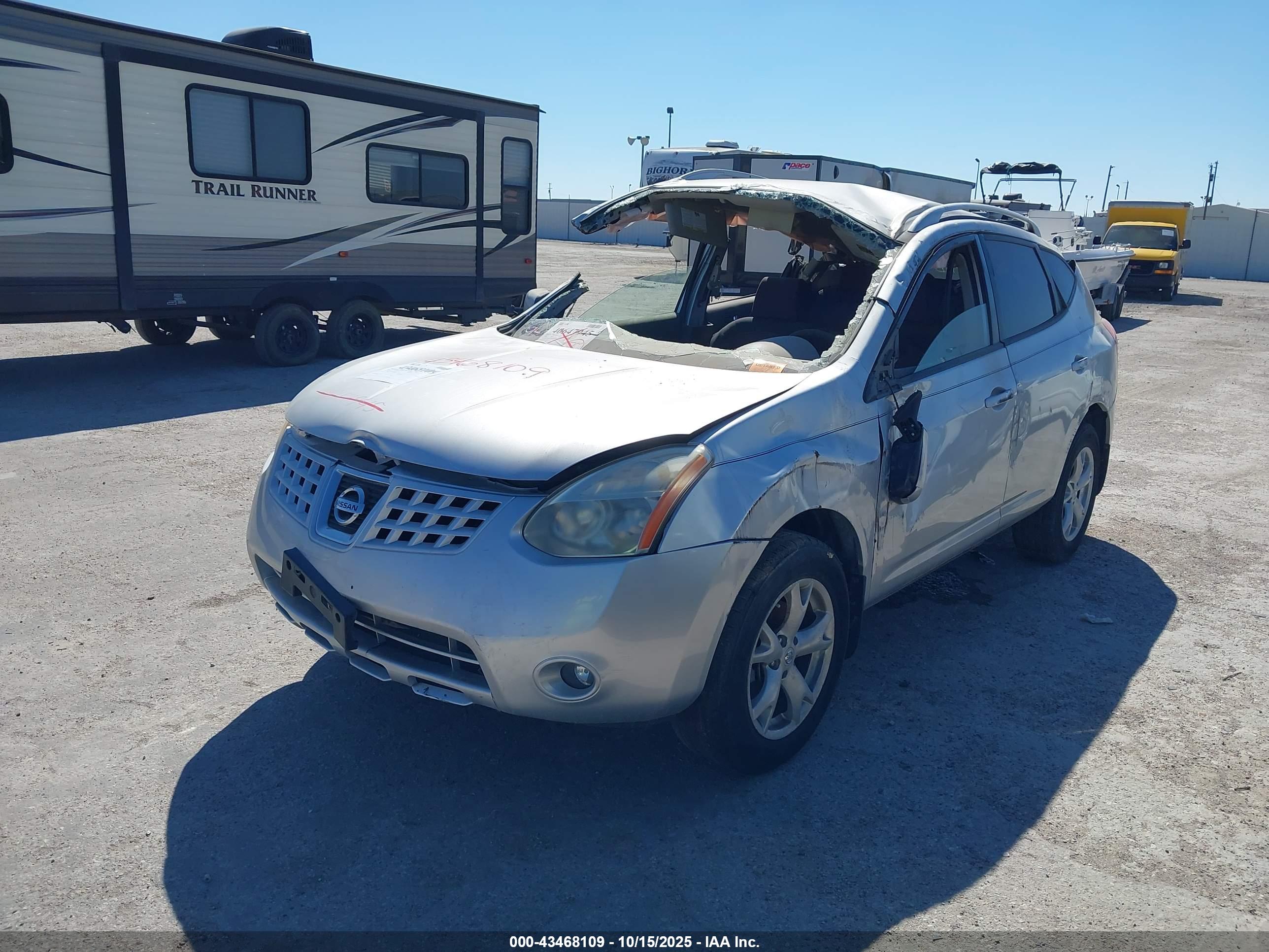 NISSAN ROGUE image 2