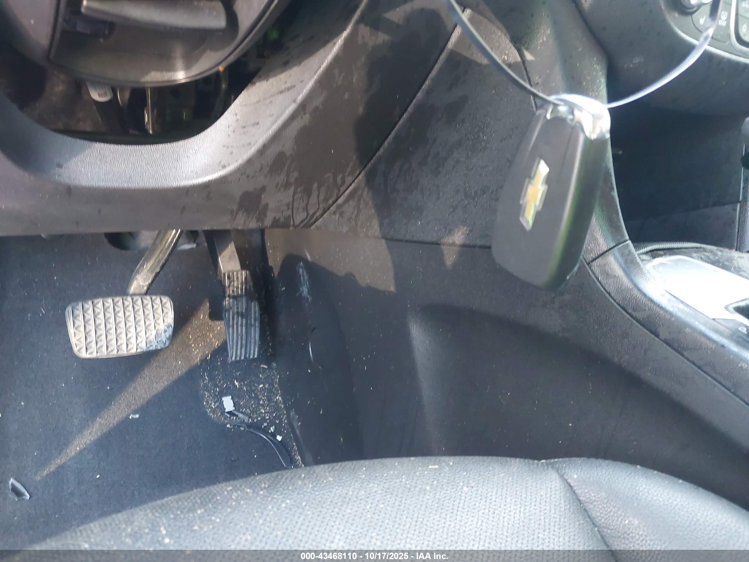CHEVROLET EQUINOX image 11