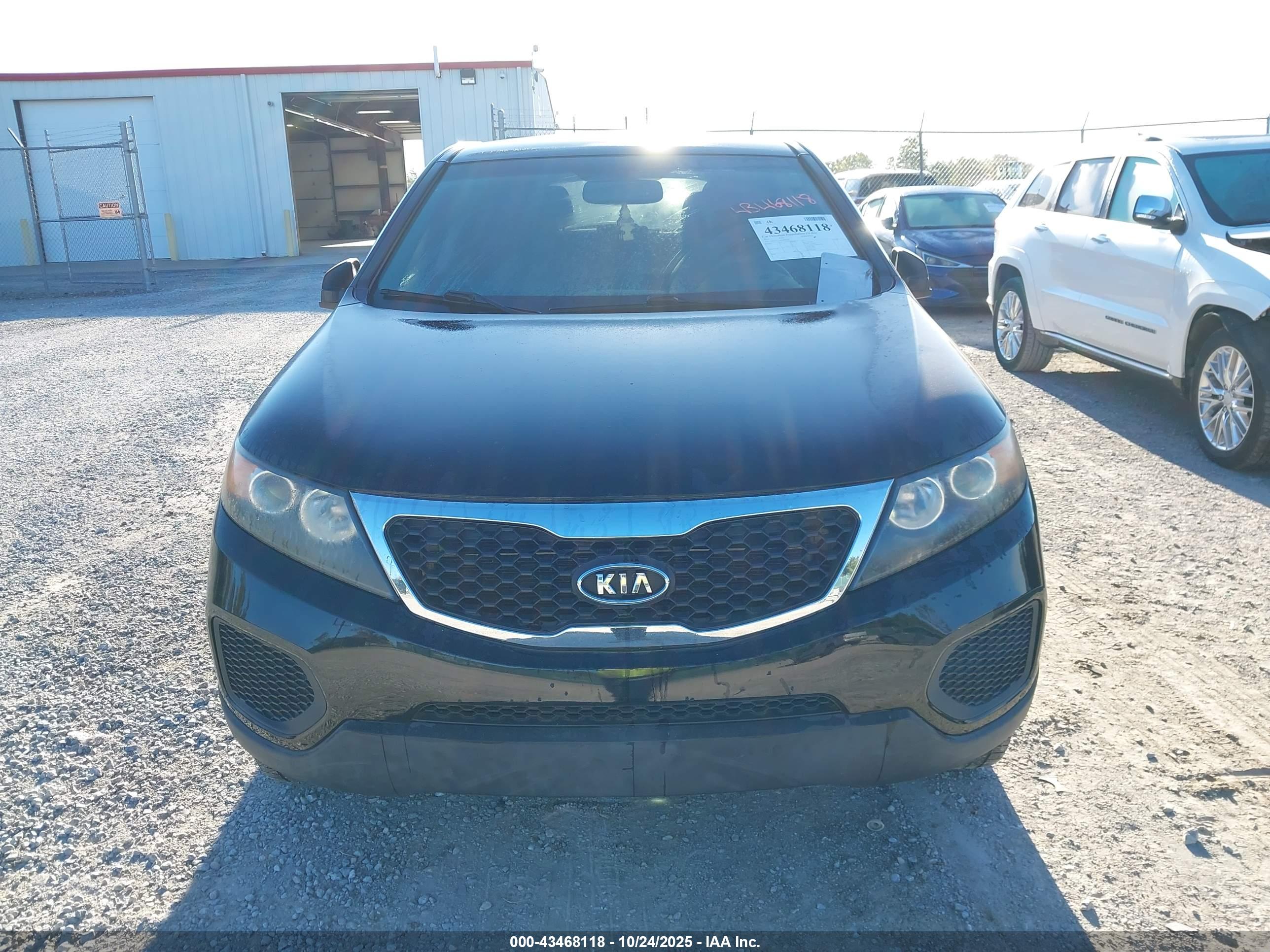 KIA SORENTO image 6
