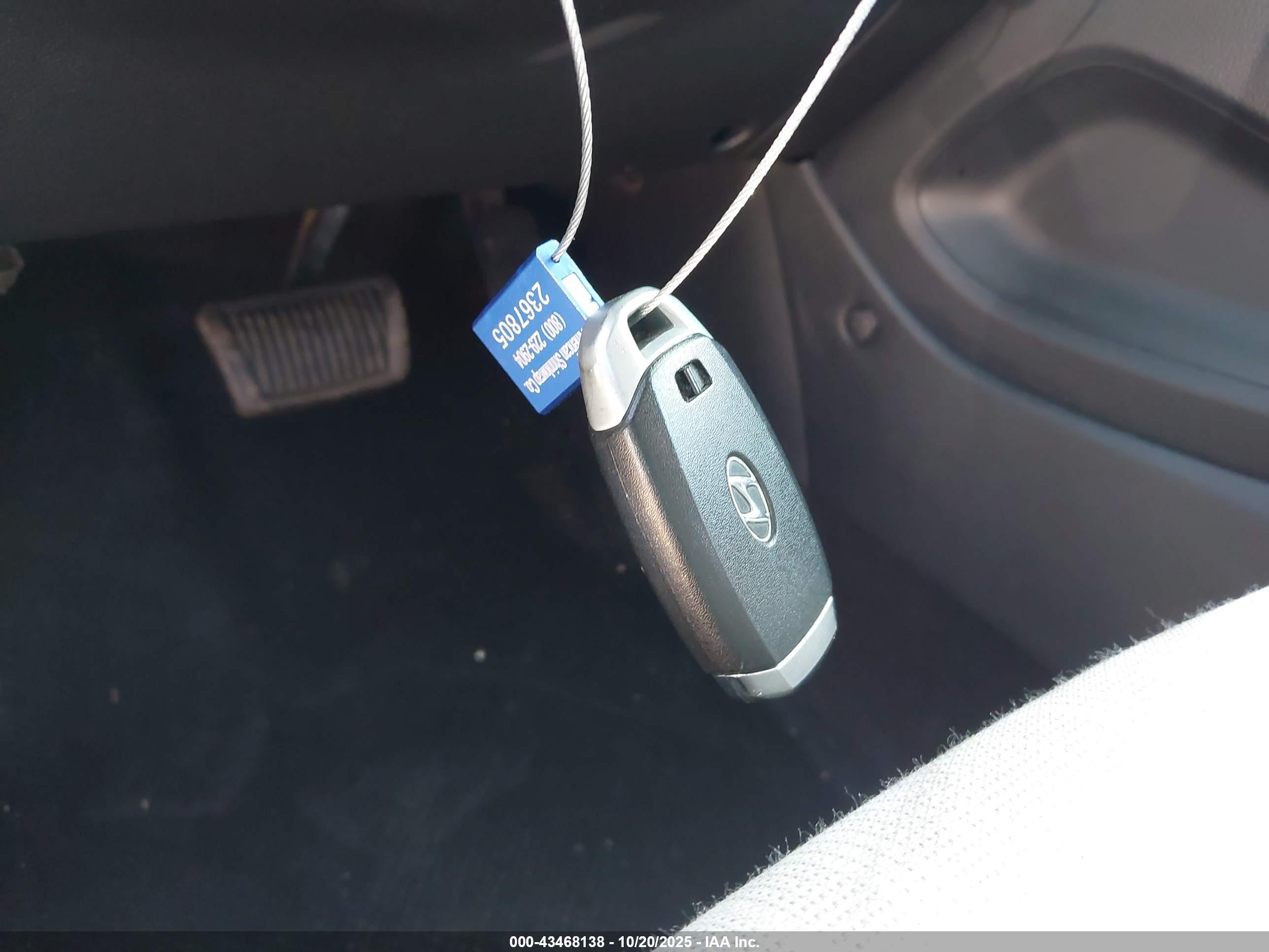 HYUNDAI KONA image 11