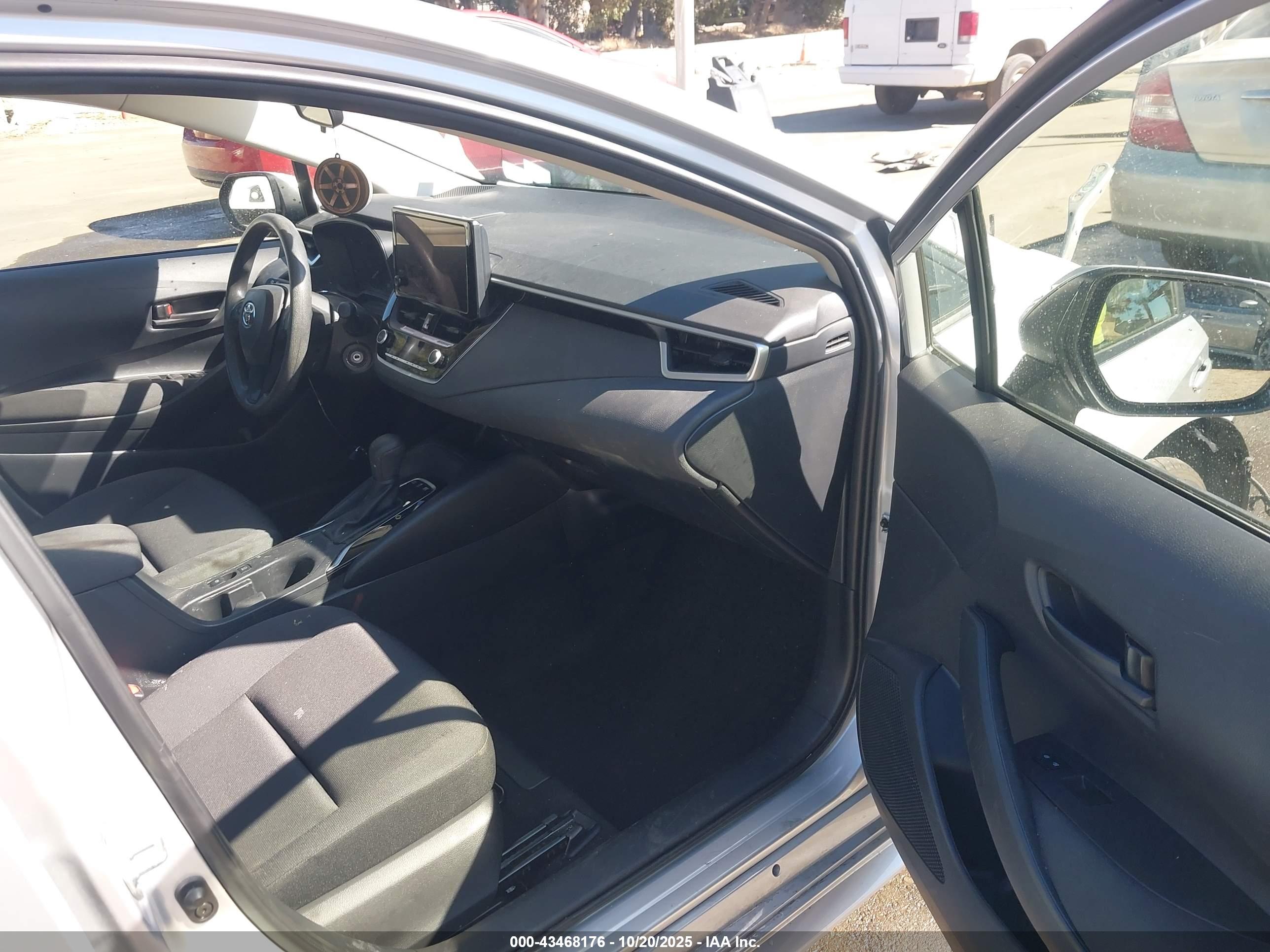 TOYOTA COROLLA image 5