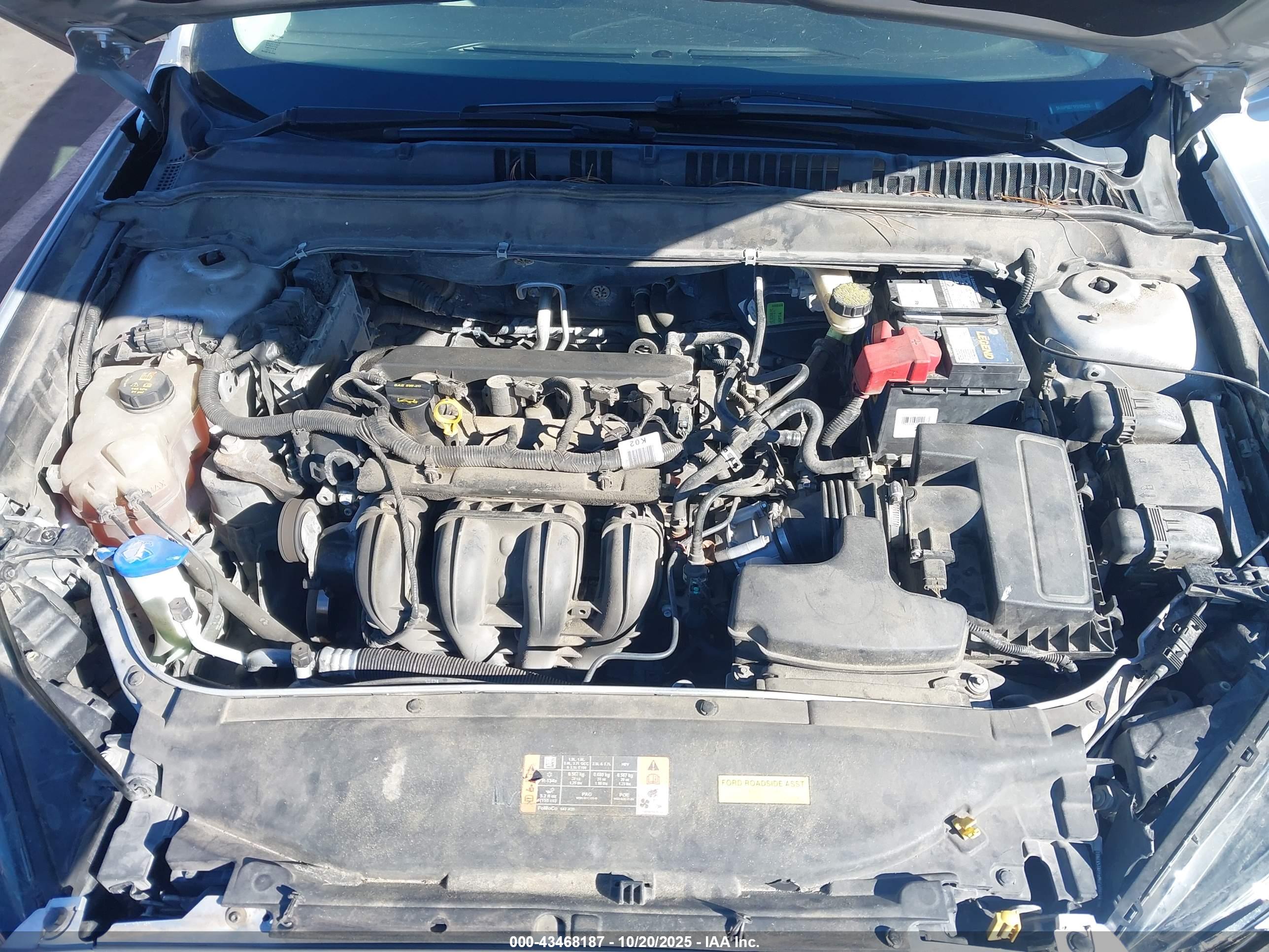 FORD FUSION image 10