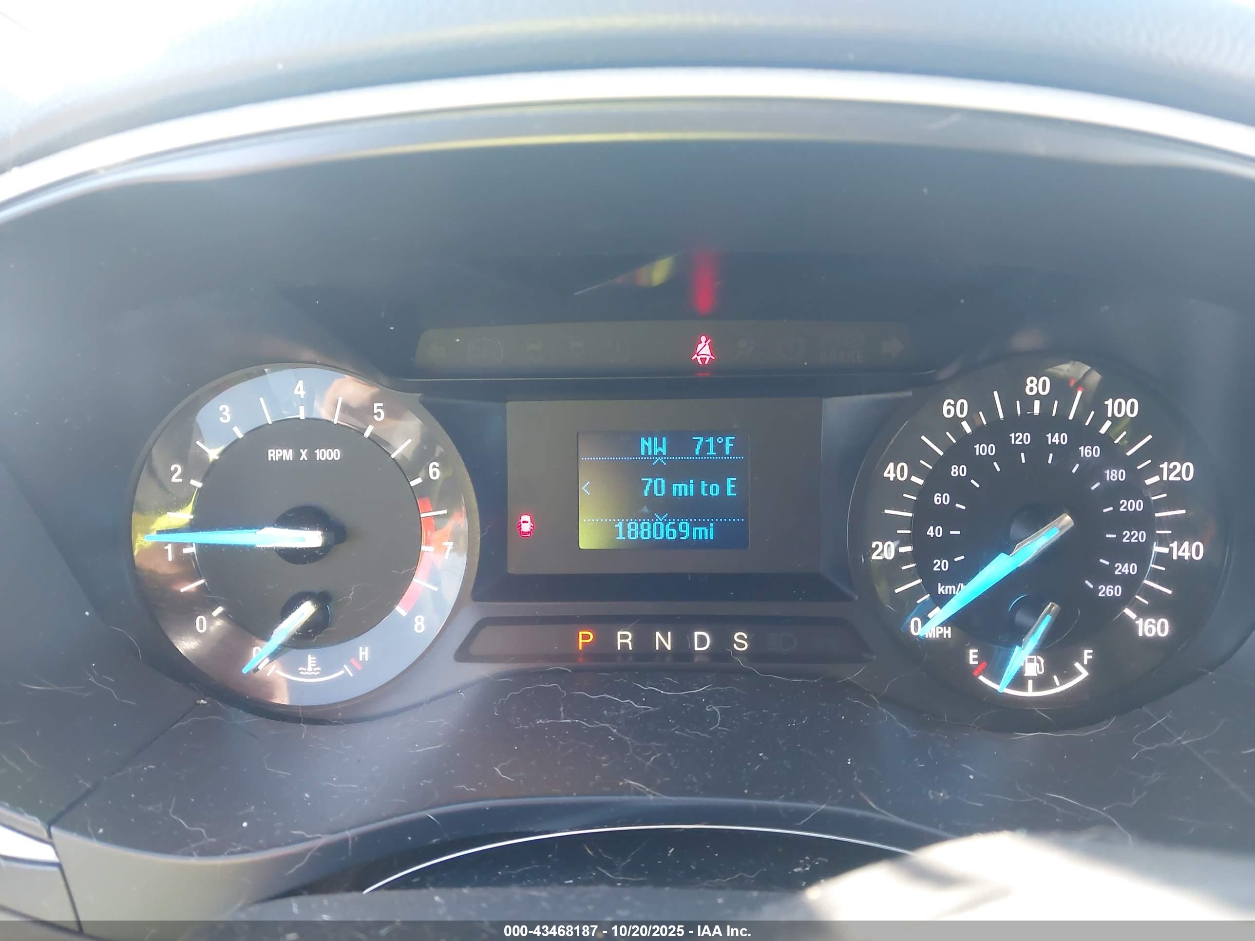 FORD FUSION image 7