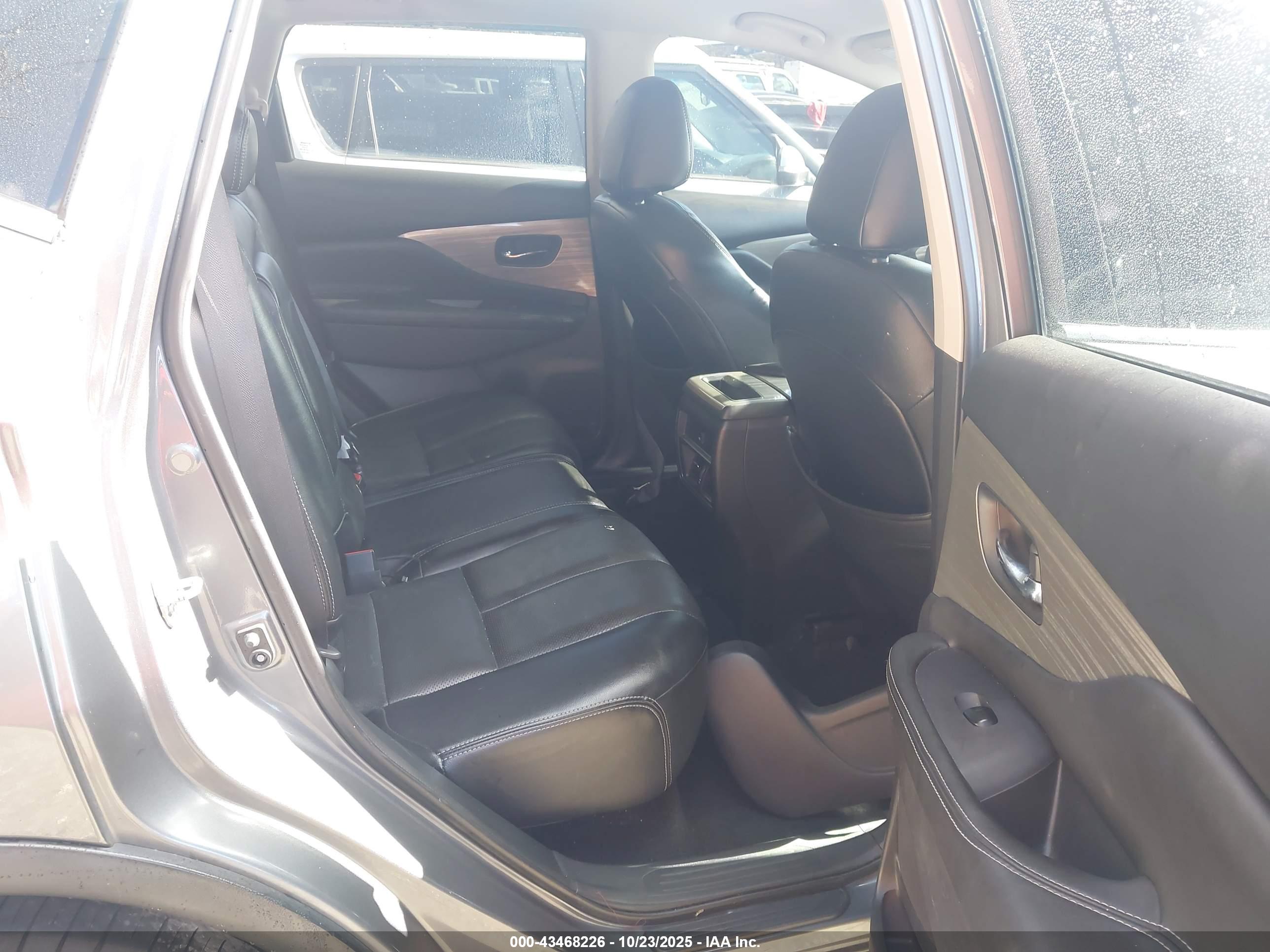 NISSAN MURANO image 8