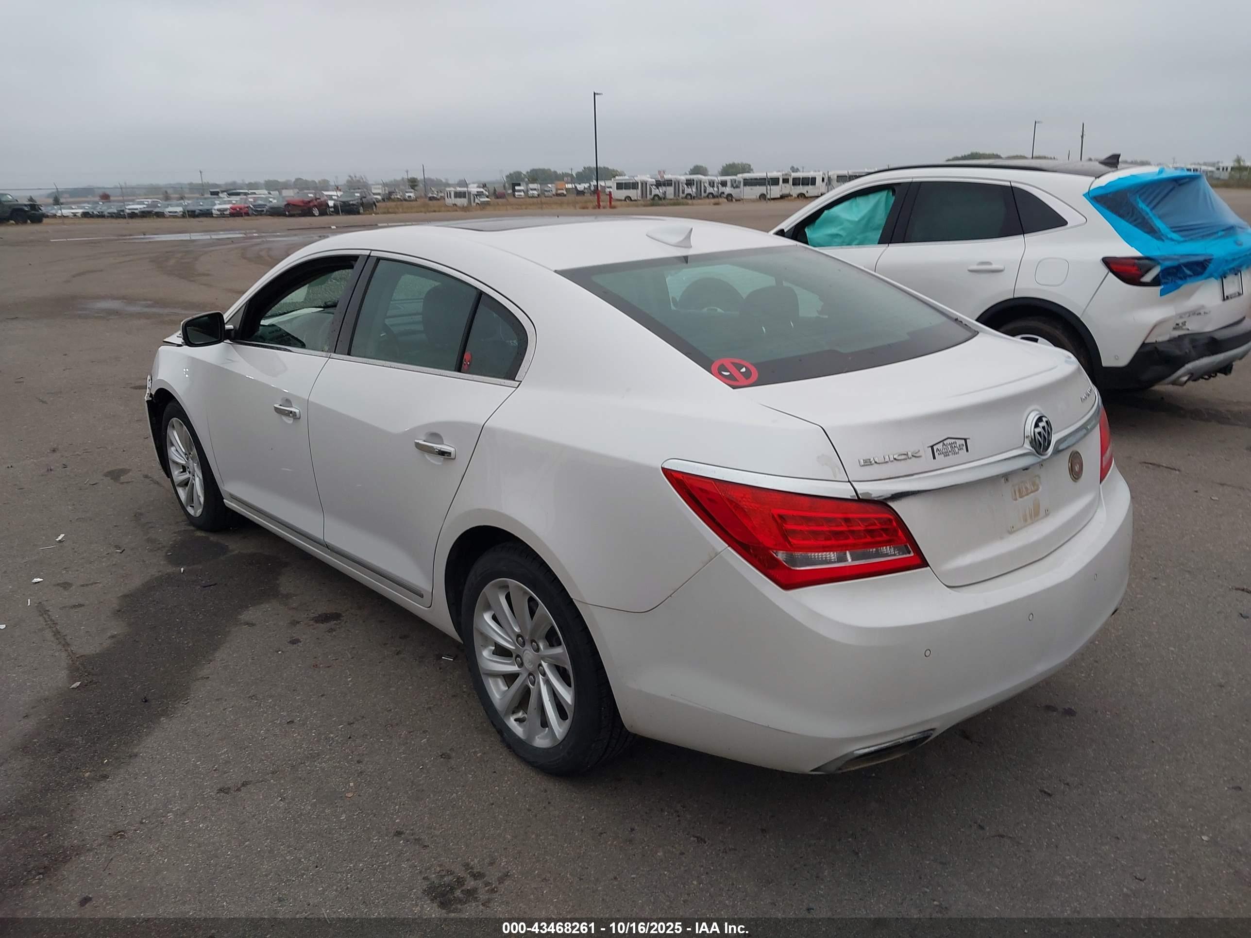 BUICK LACROSSE image 3