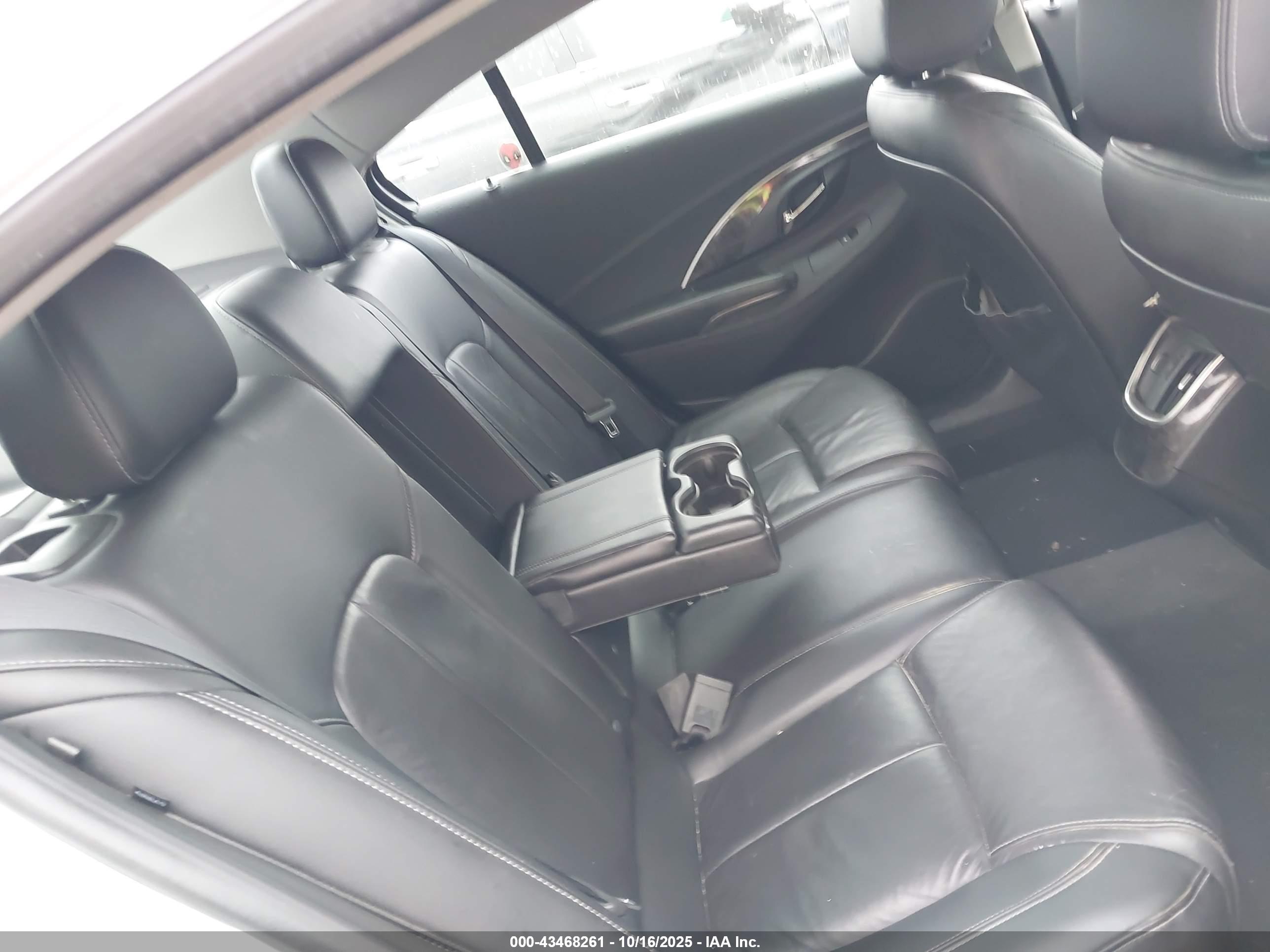 BUICK LACROSSE image 8