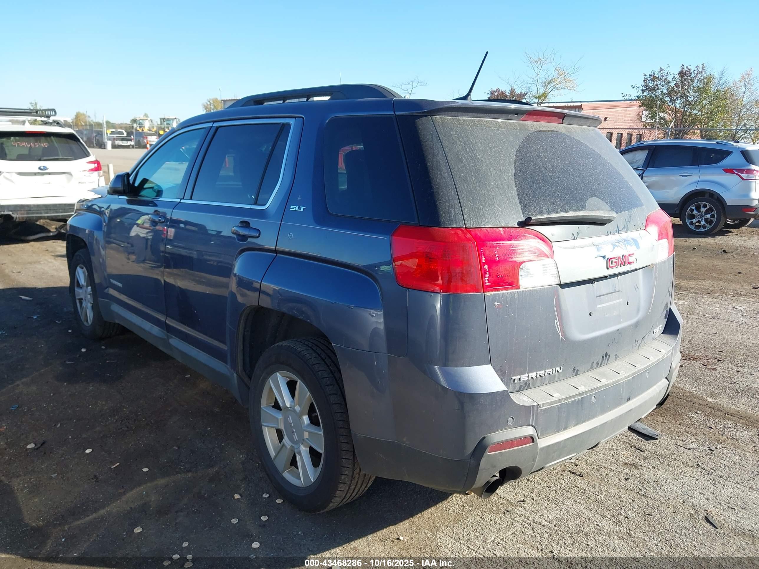 GMC TERRAIN image 3