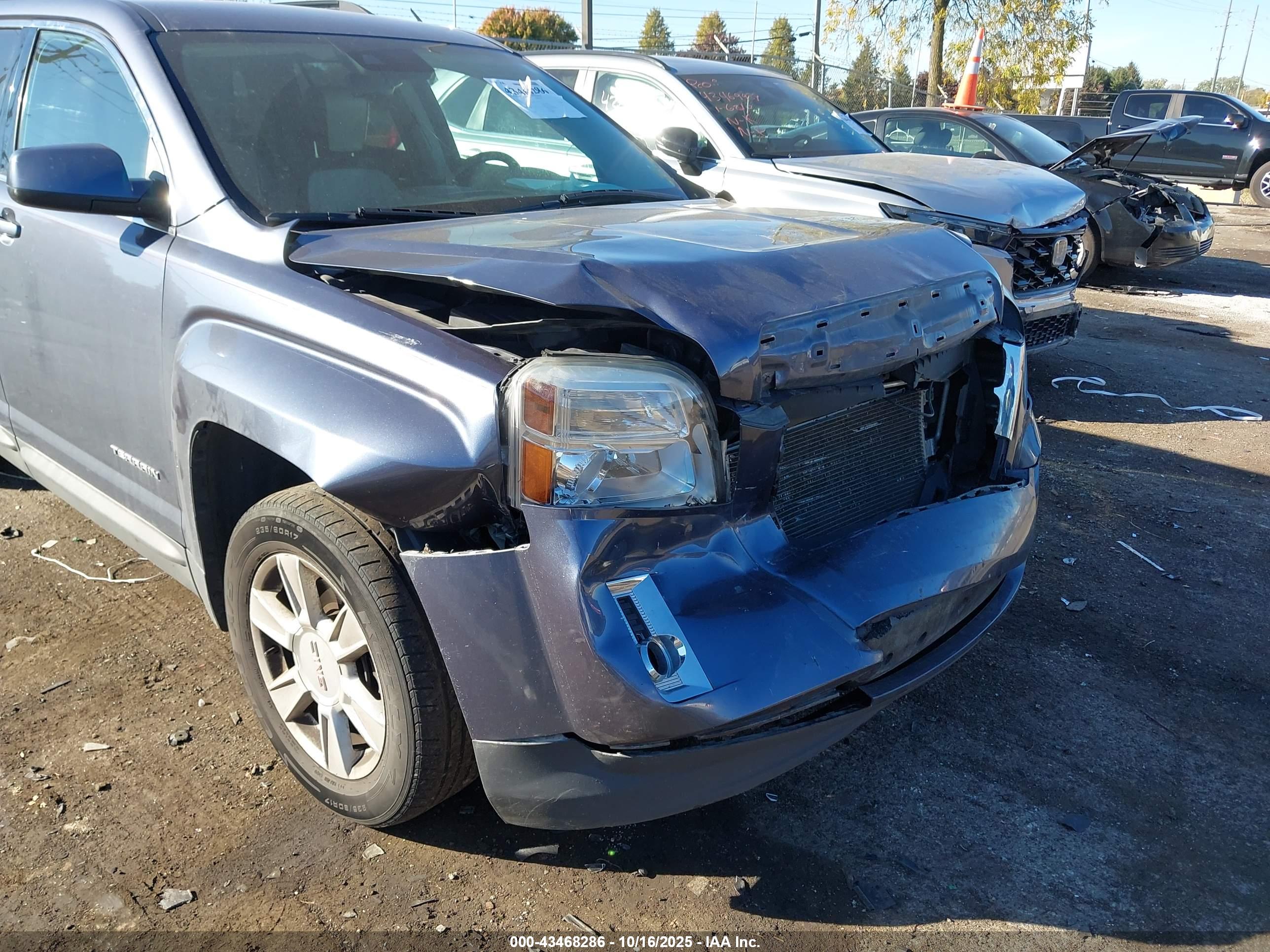 GMC TERRAIN image 6