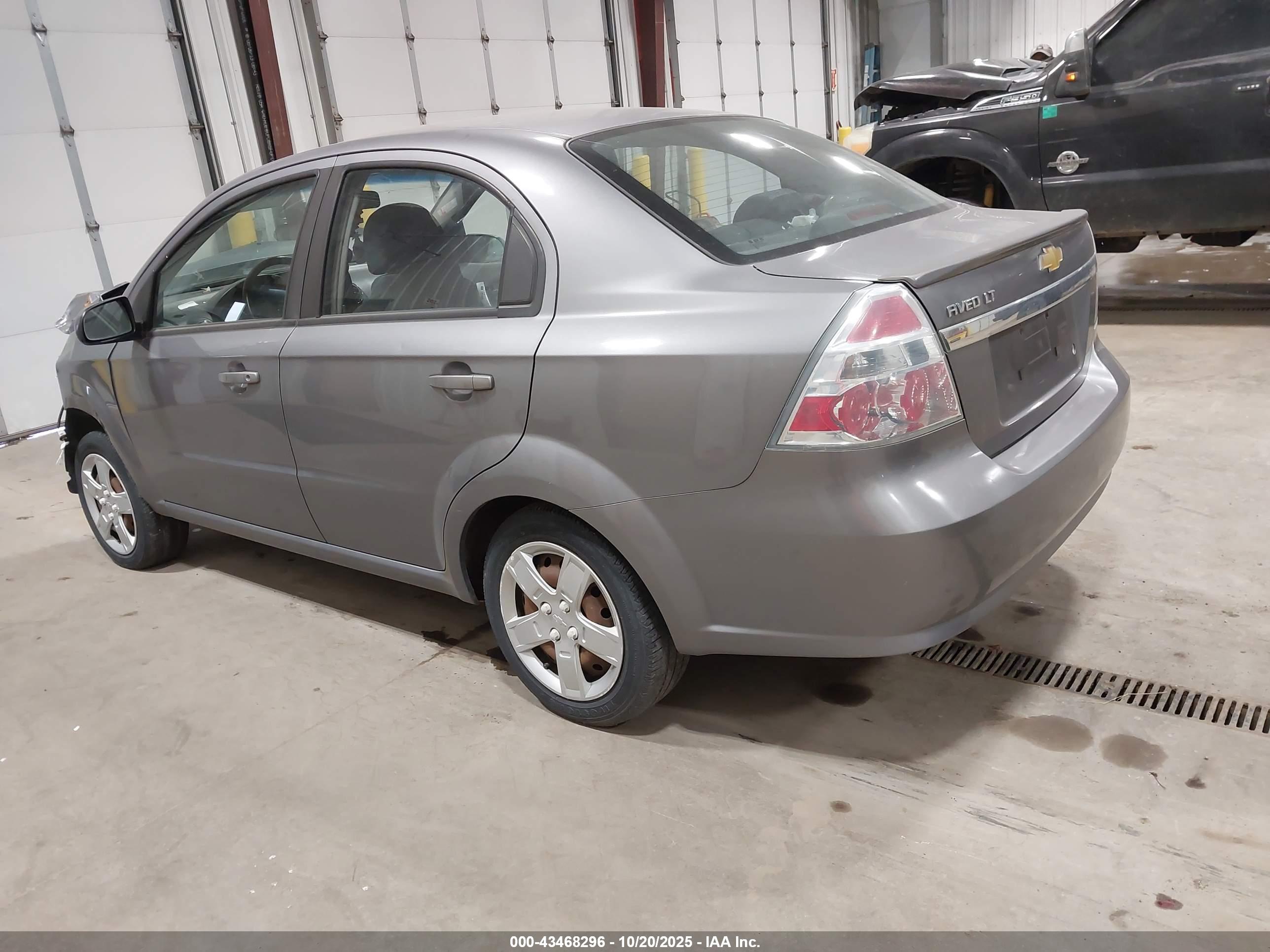 CHEVROLET AVEO image 3