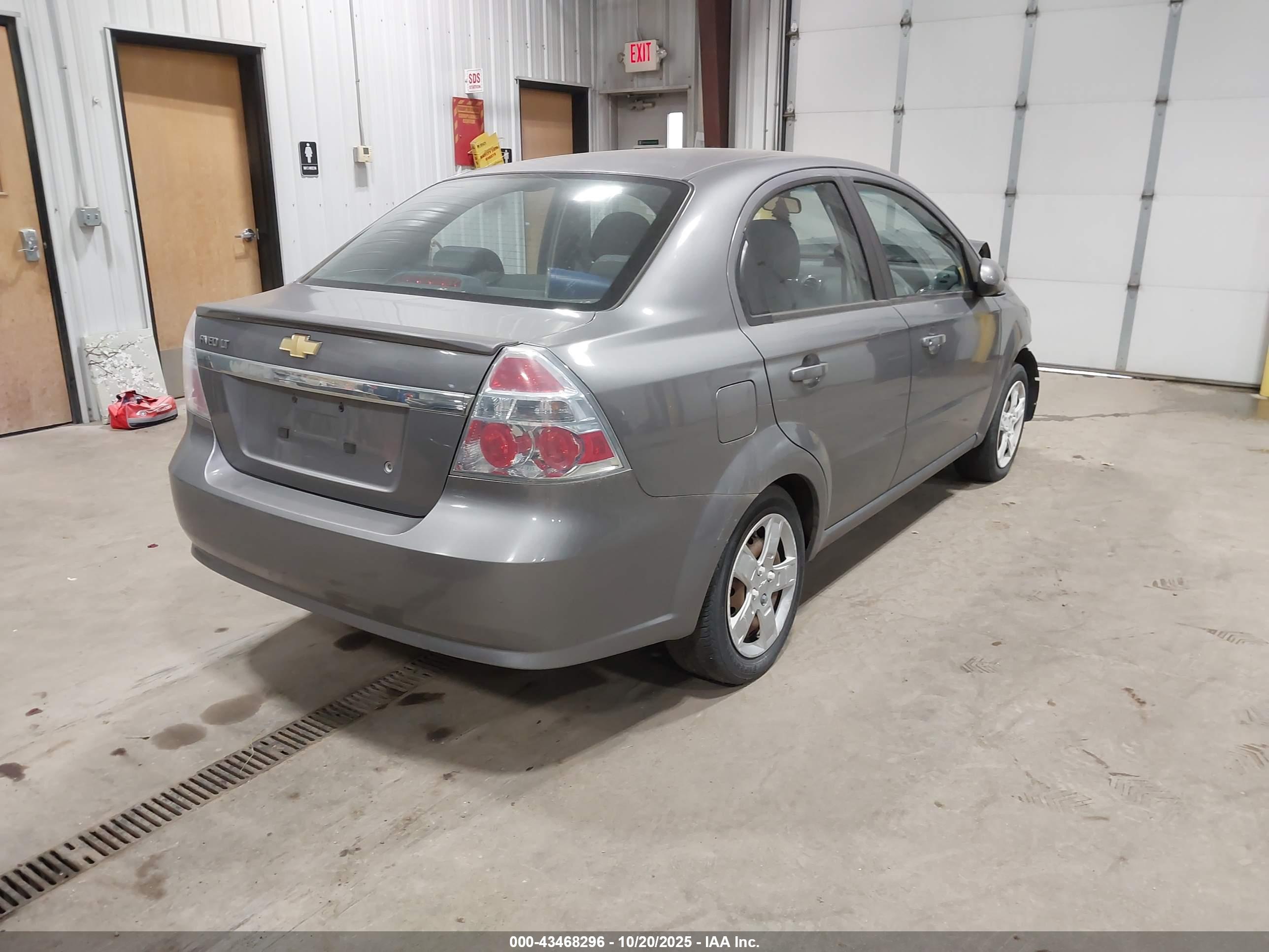 CHEVROLET AVEO image 4