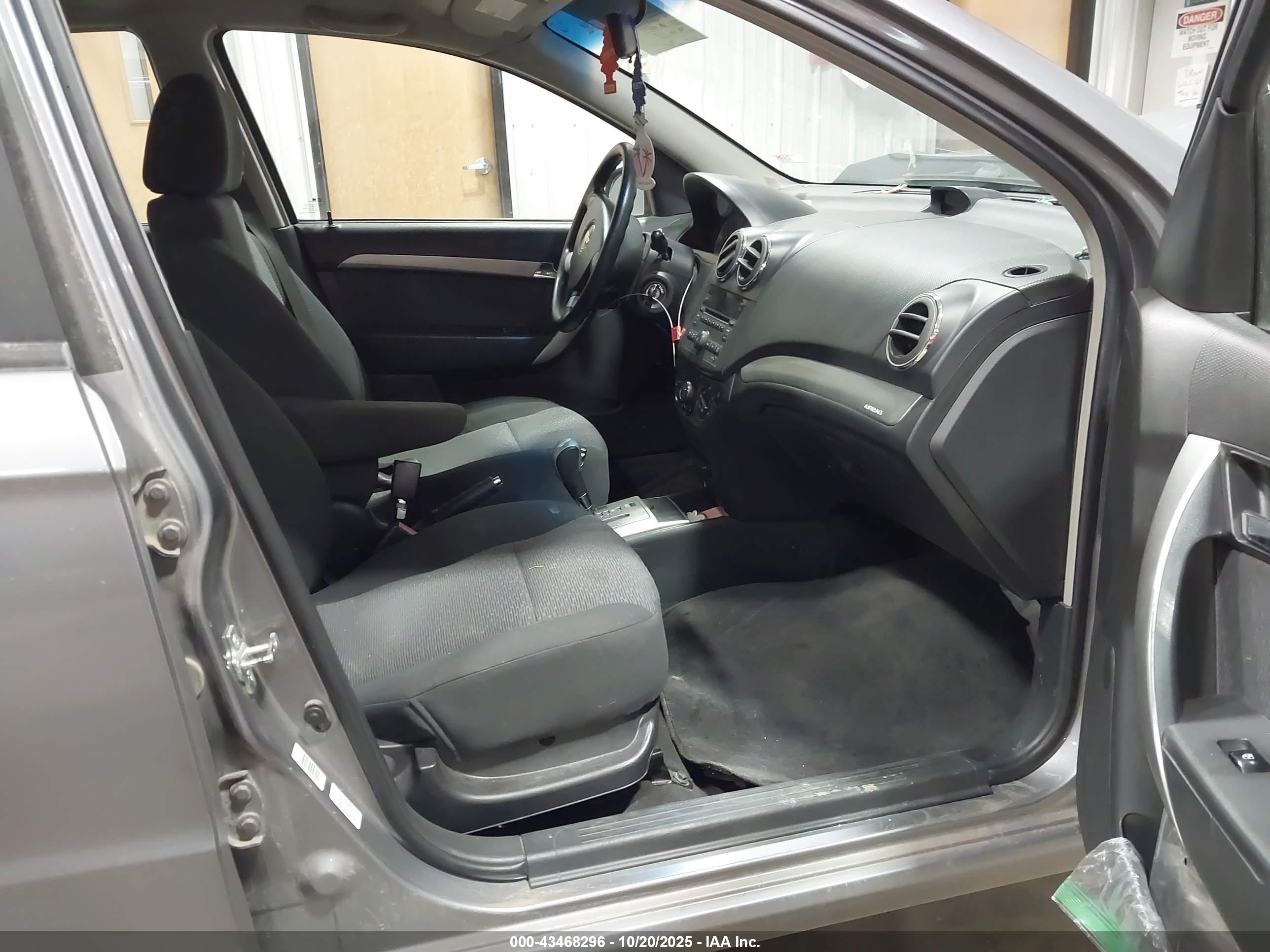 CHEVROLET AVEO image 5
