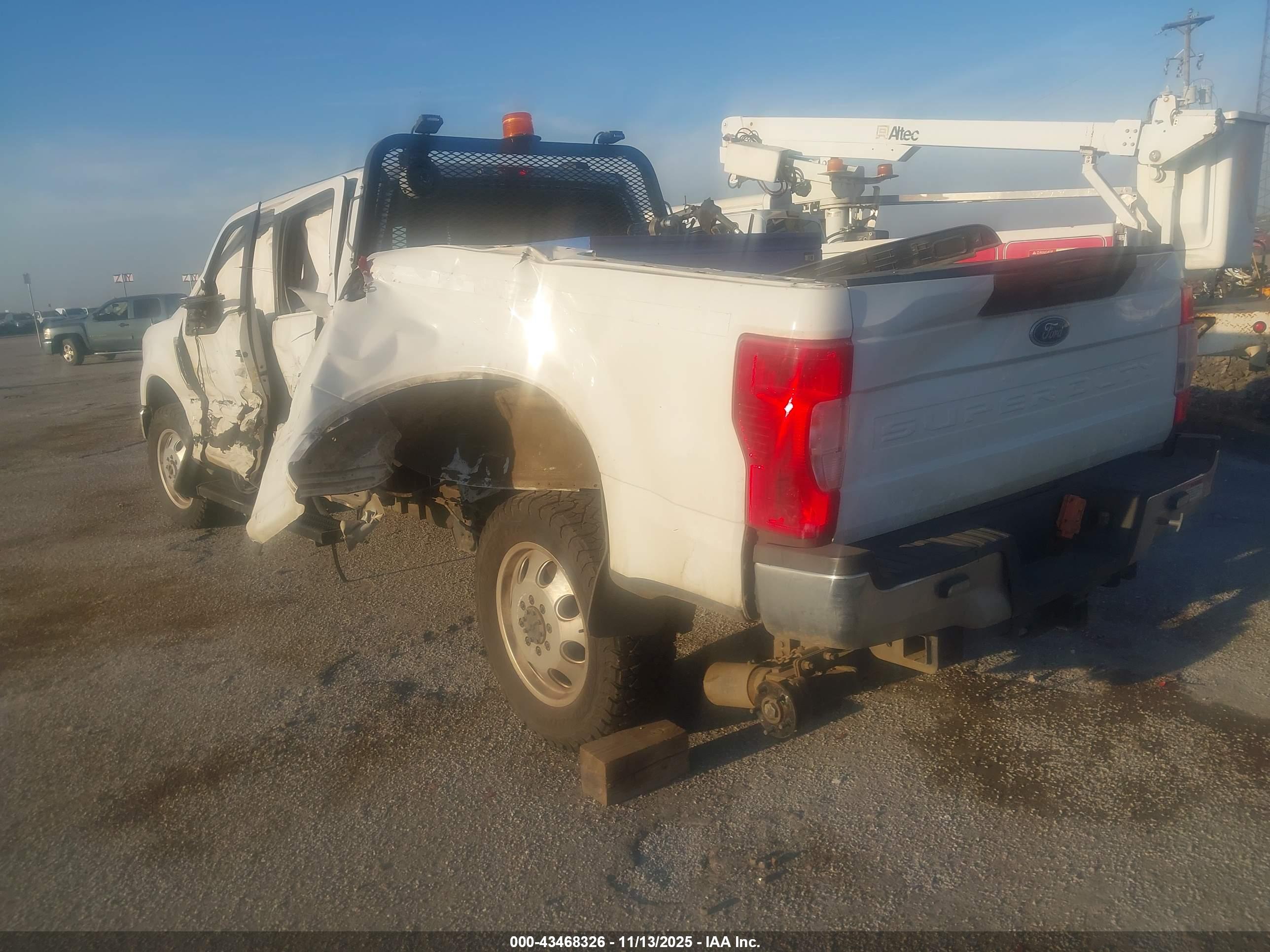 FORD F-350 image 3