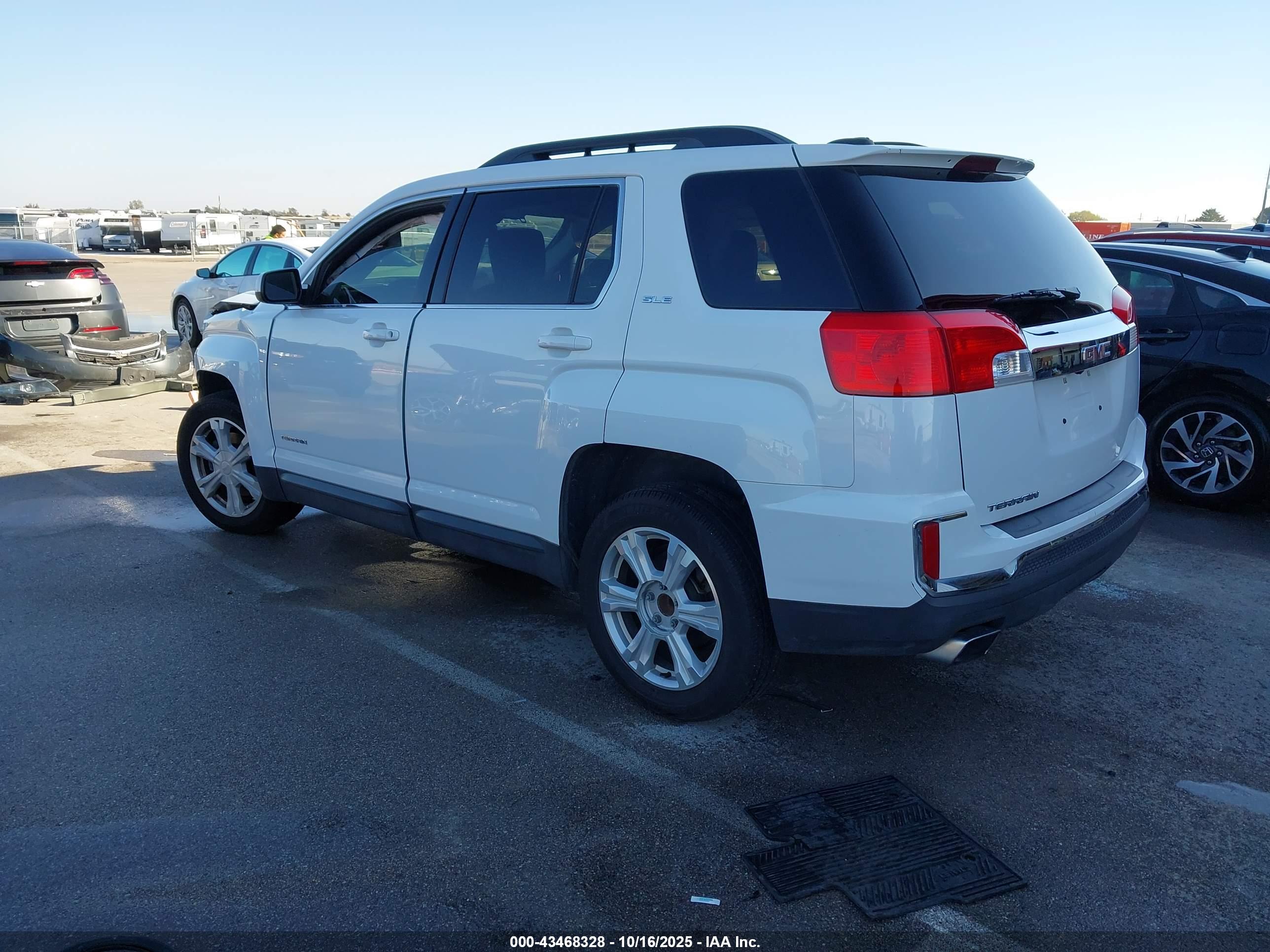 GMC TERRAIN image 3